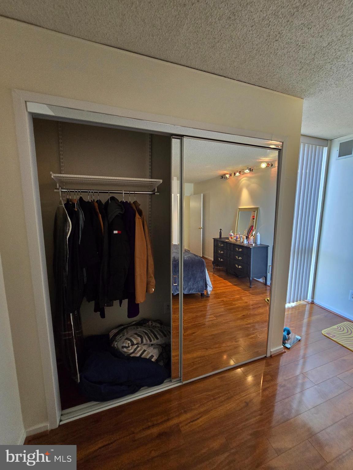 IDYLWOOD TOWERS CONDO - Residential