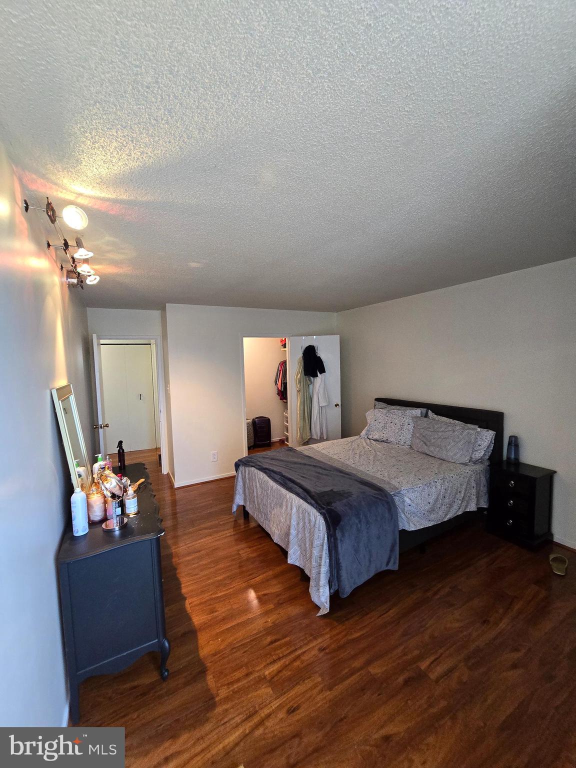 IDYLWOOD TOWERS CONDO - Residential