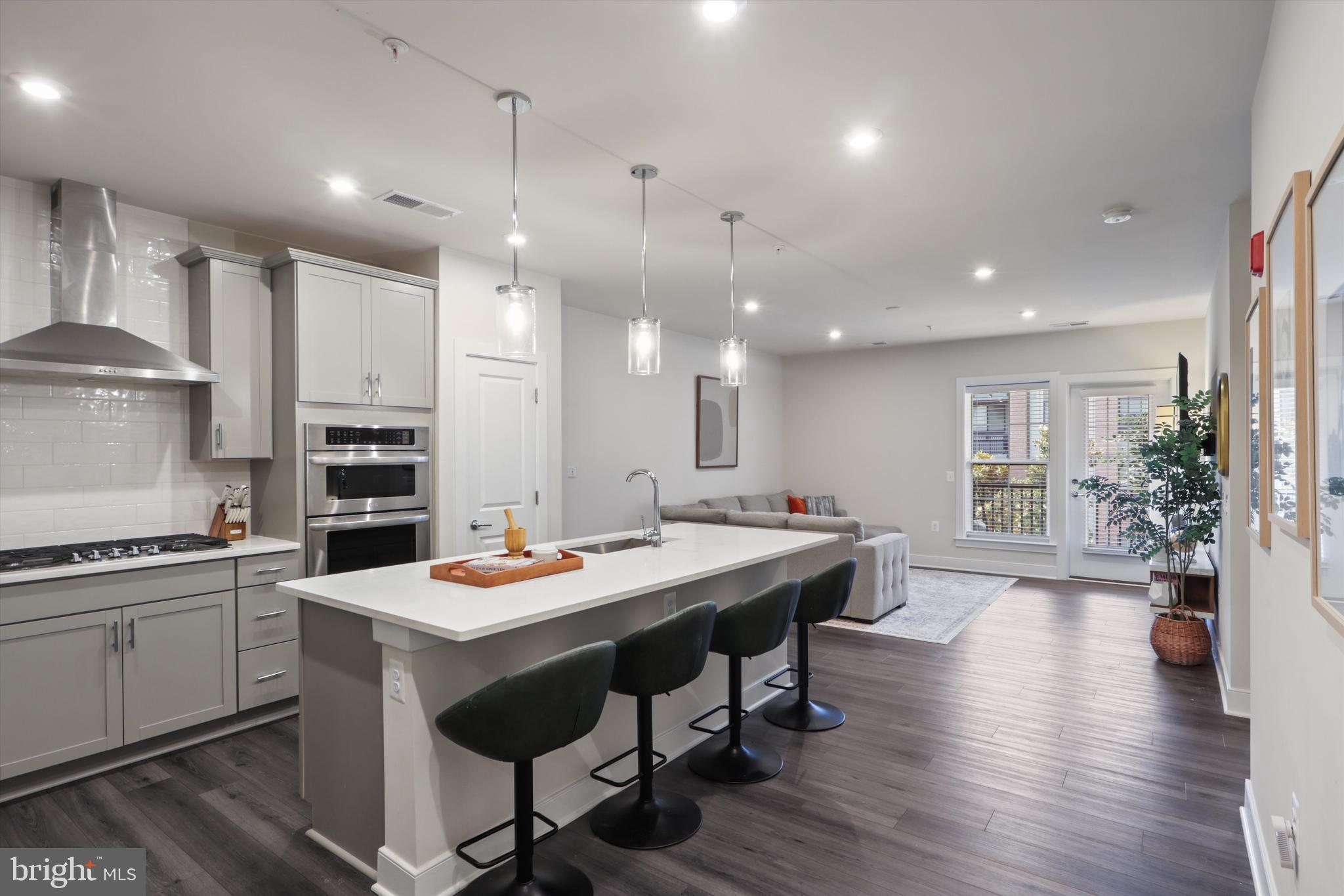 106 SAINT IVES PLACE 104