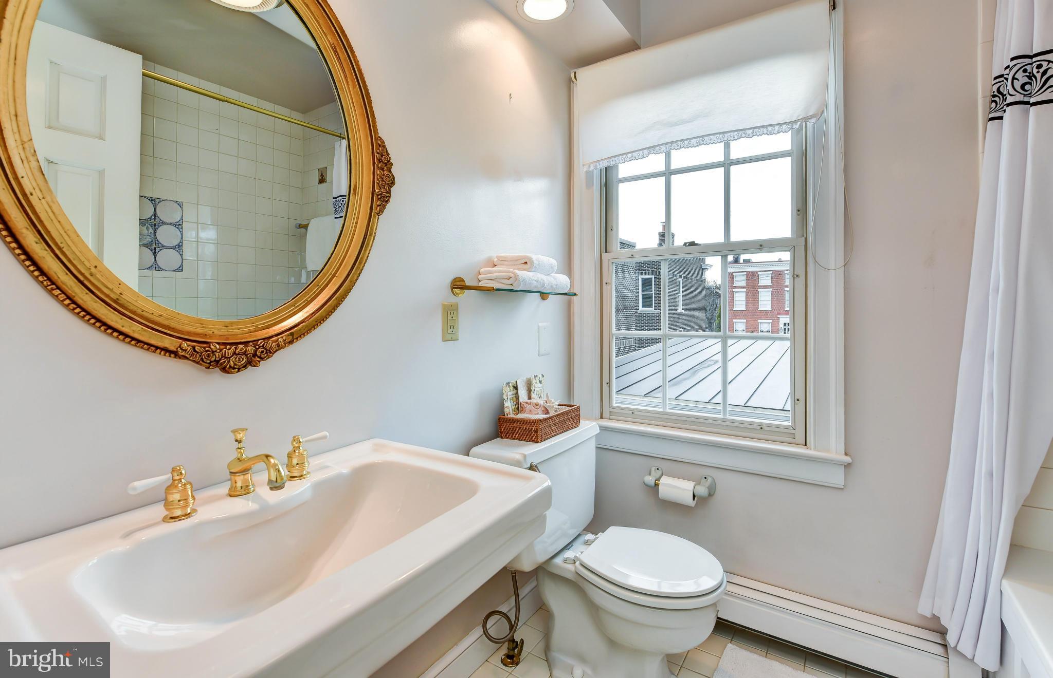 OLD TOWN ALEXANDRIA - Residential