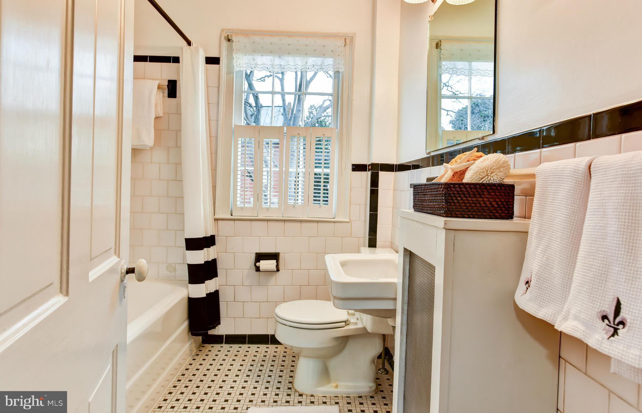 OLD TOWN ALEXANDRIA - Residential