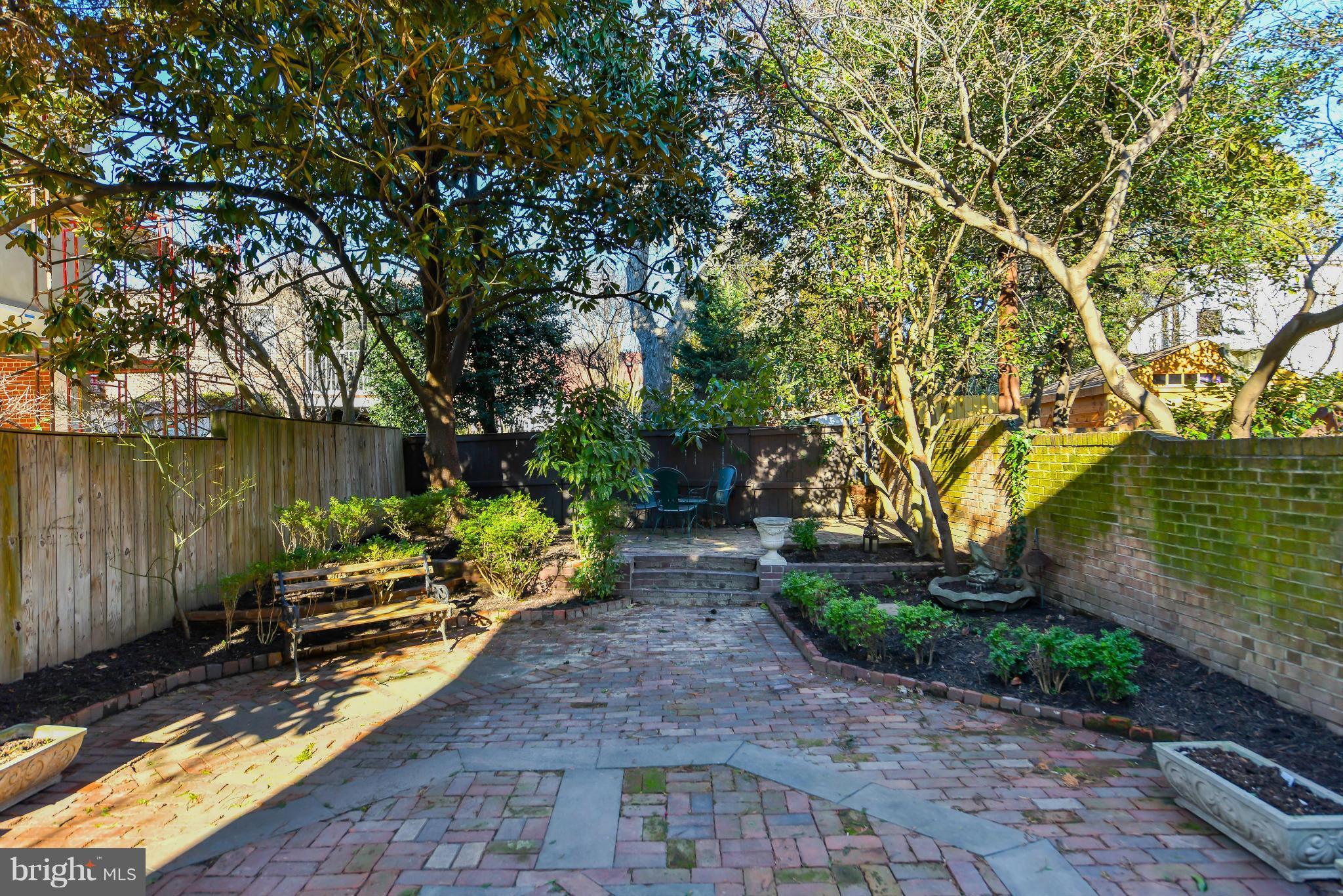 OLD TOWN ALEXANDRIA - Residential