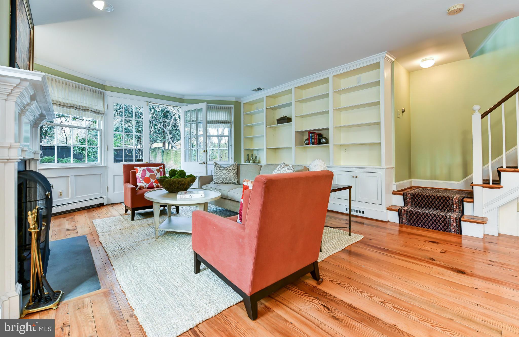 OLD TOWN ALEXANDRIA - Residential