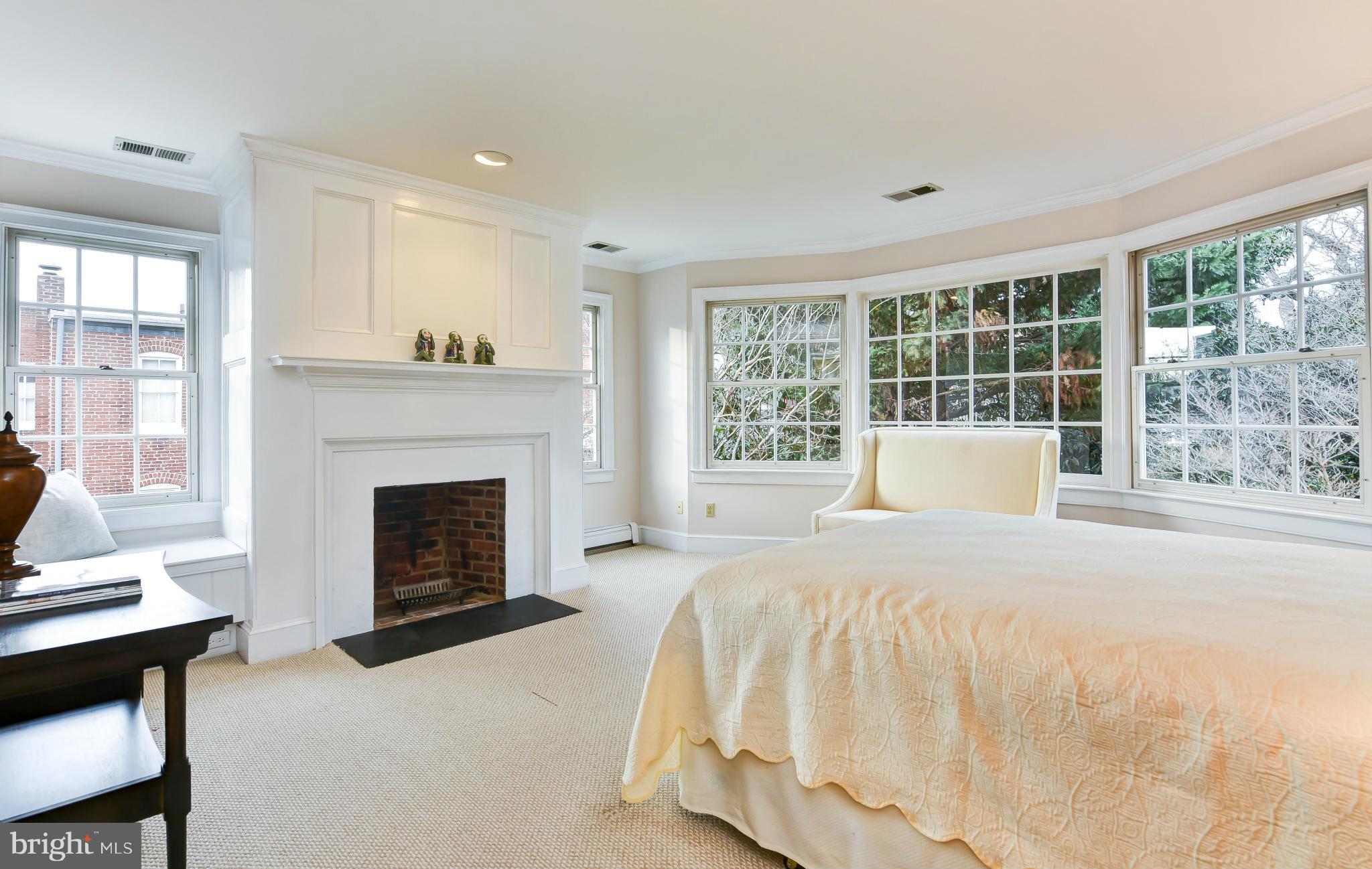 OLD TOWN ALEXANDRIA - Residential