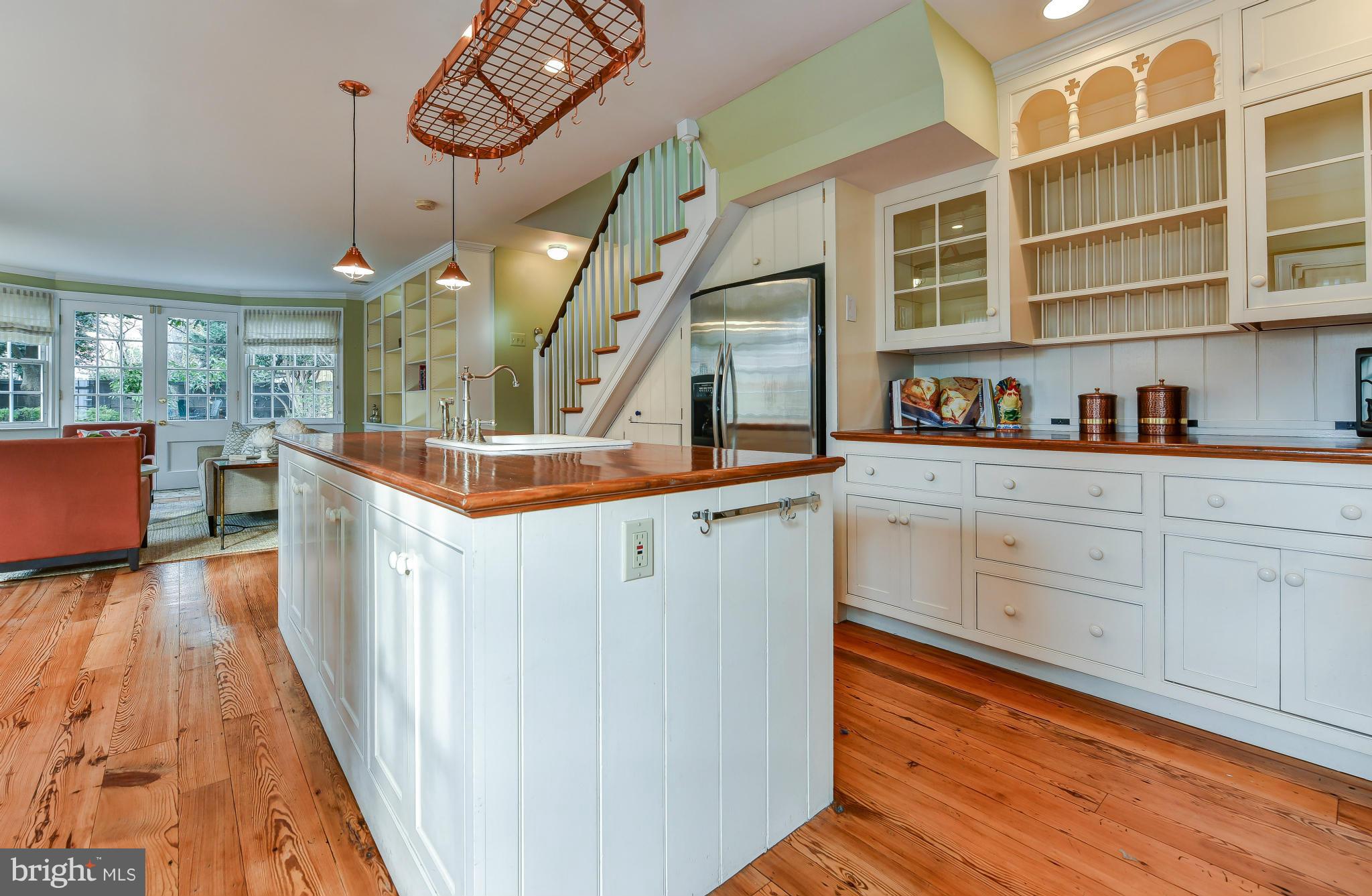 OLD TOWN ALEXANDRIA - Residential