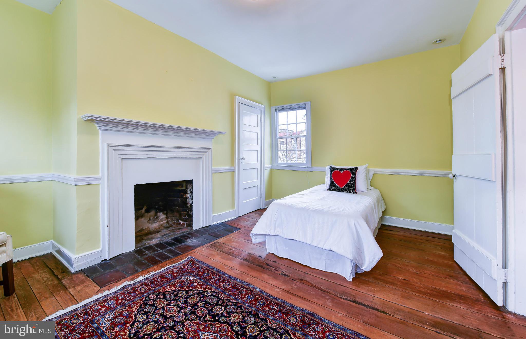 OLD TOWN ALEXANDRIA - Residential