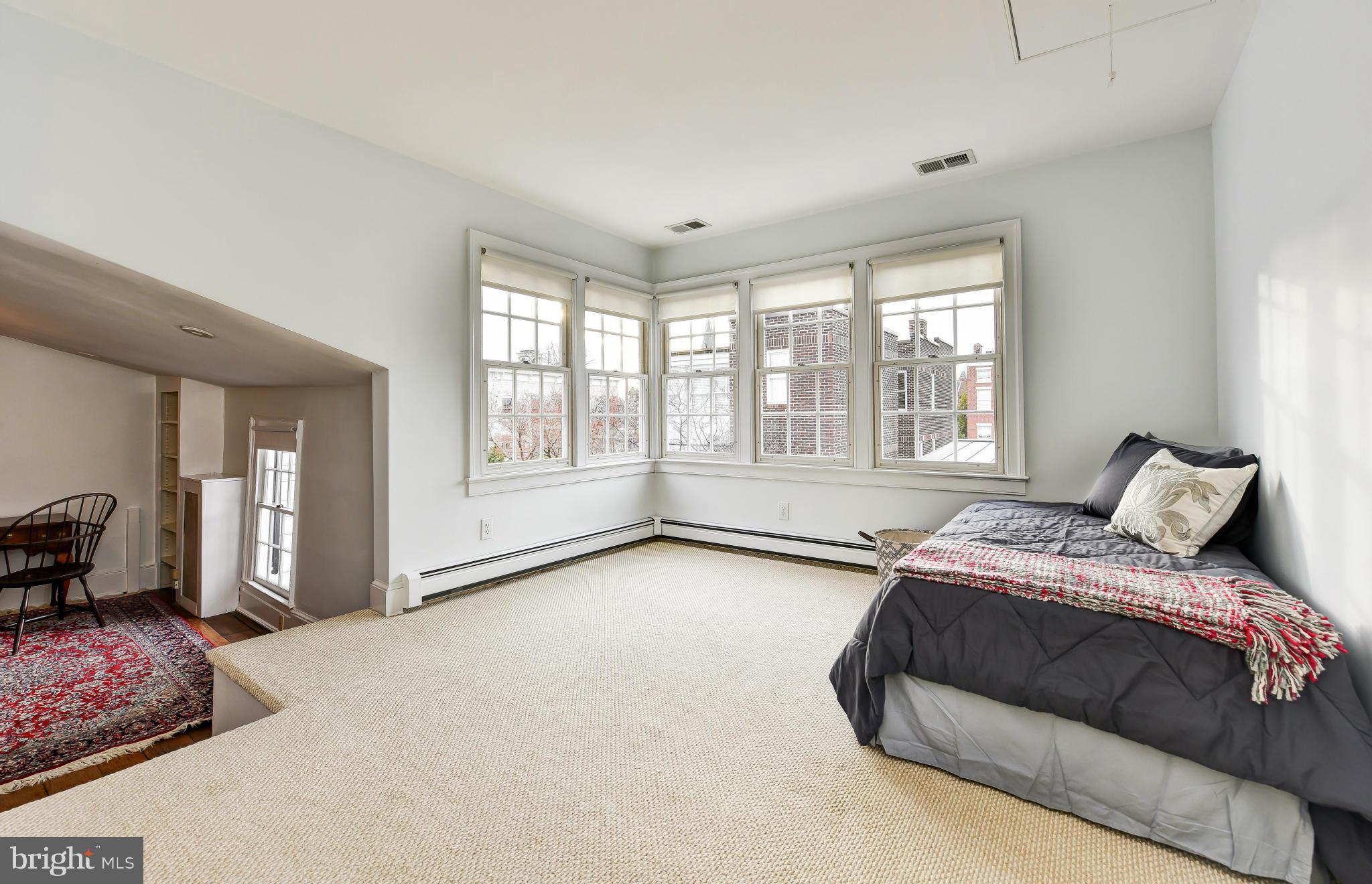 OLD TOWN ALEXANDRIA - Residential