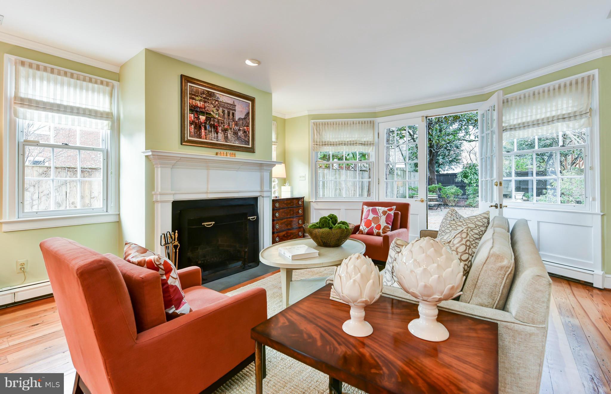 OLD TOWN ALEXANDRIA - Residential