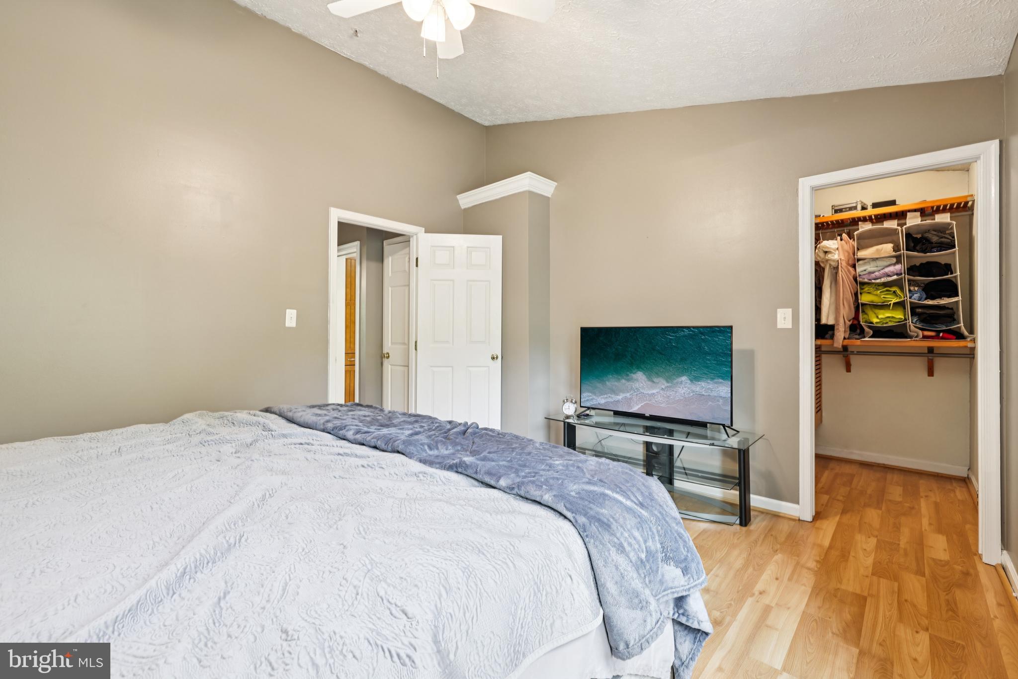 FOX CHASE - Residential