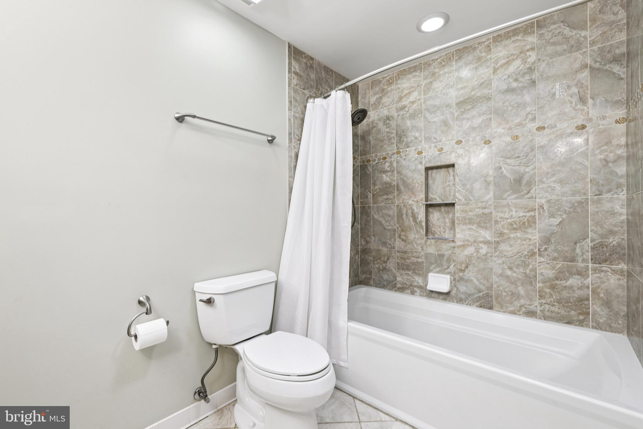 FOX CHASE - Residential