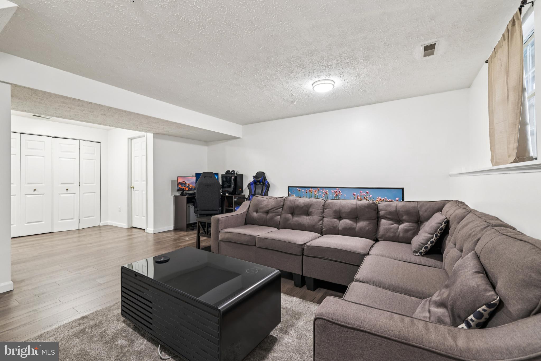 FOX CHASE - Residential