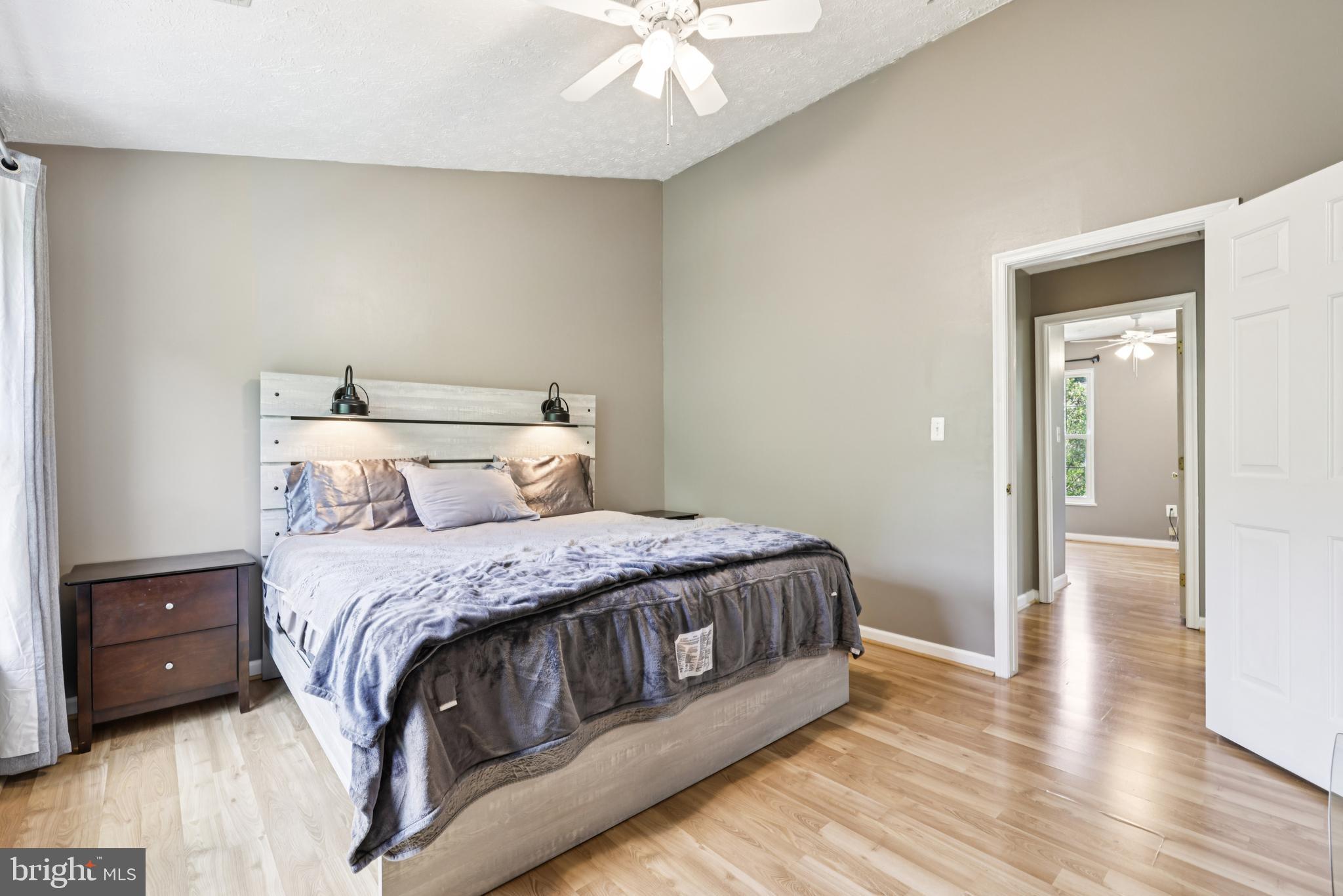 FOX CHASE - Residential