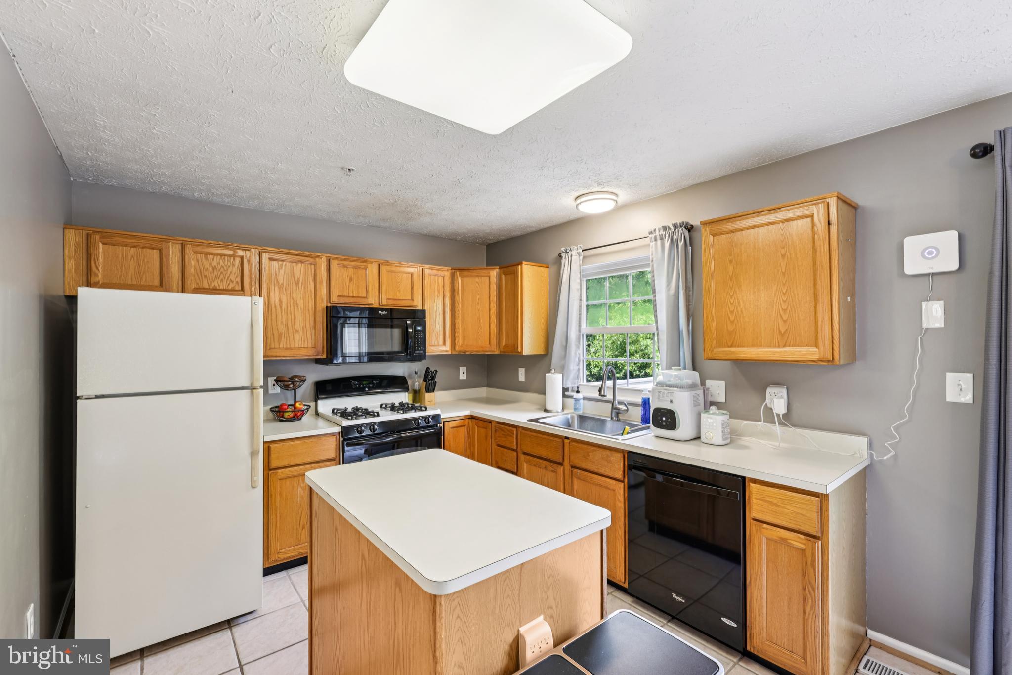 FOX CHASE - Residential