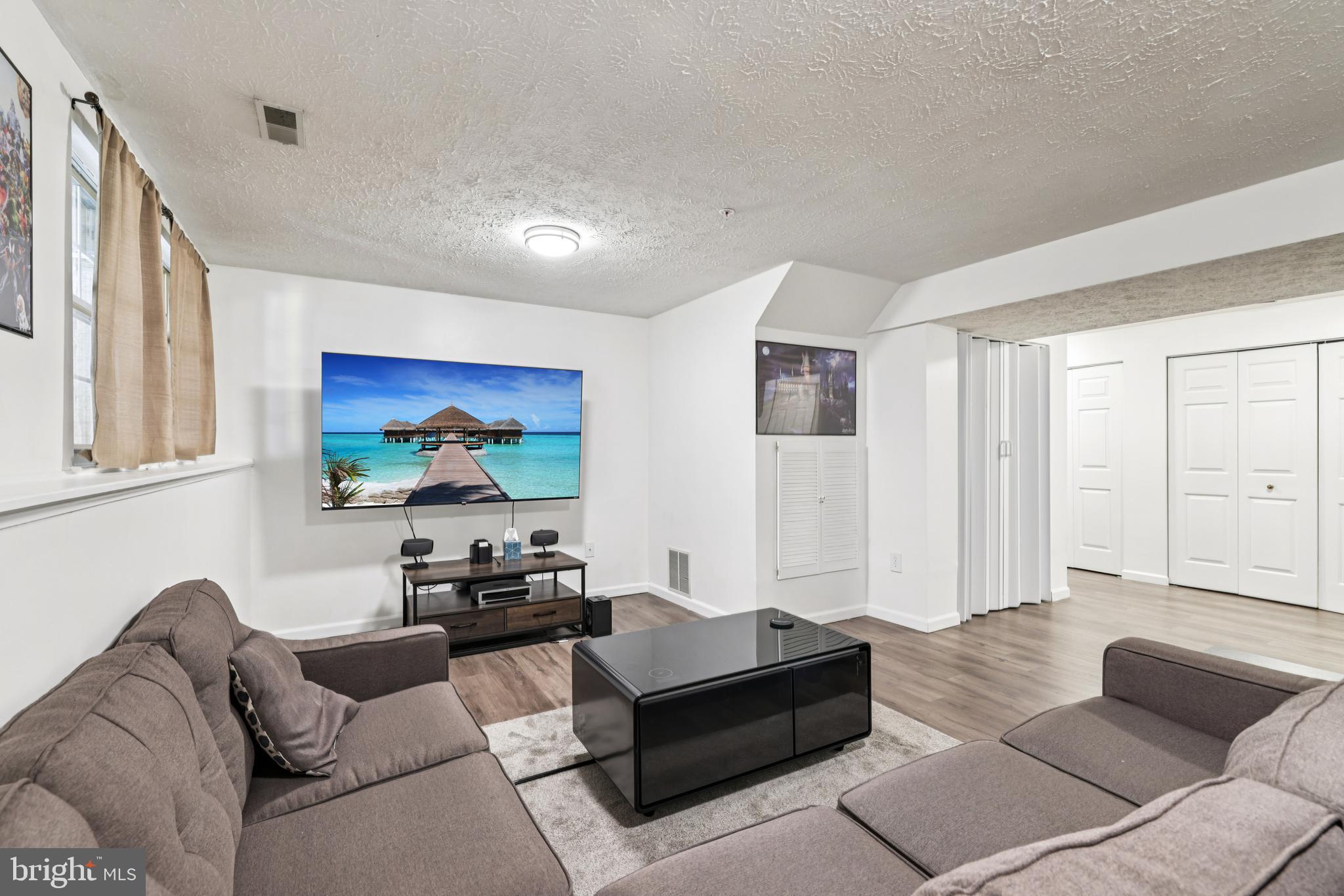 FOX CHASE - Residential