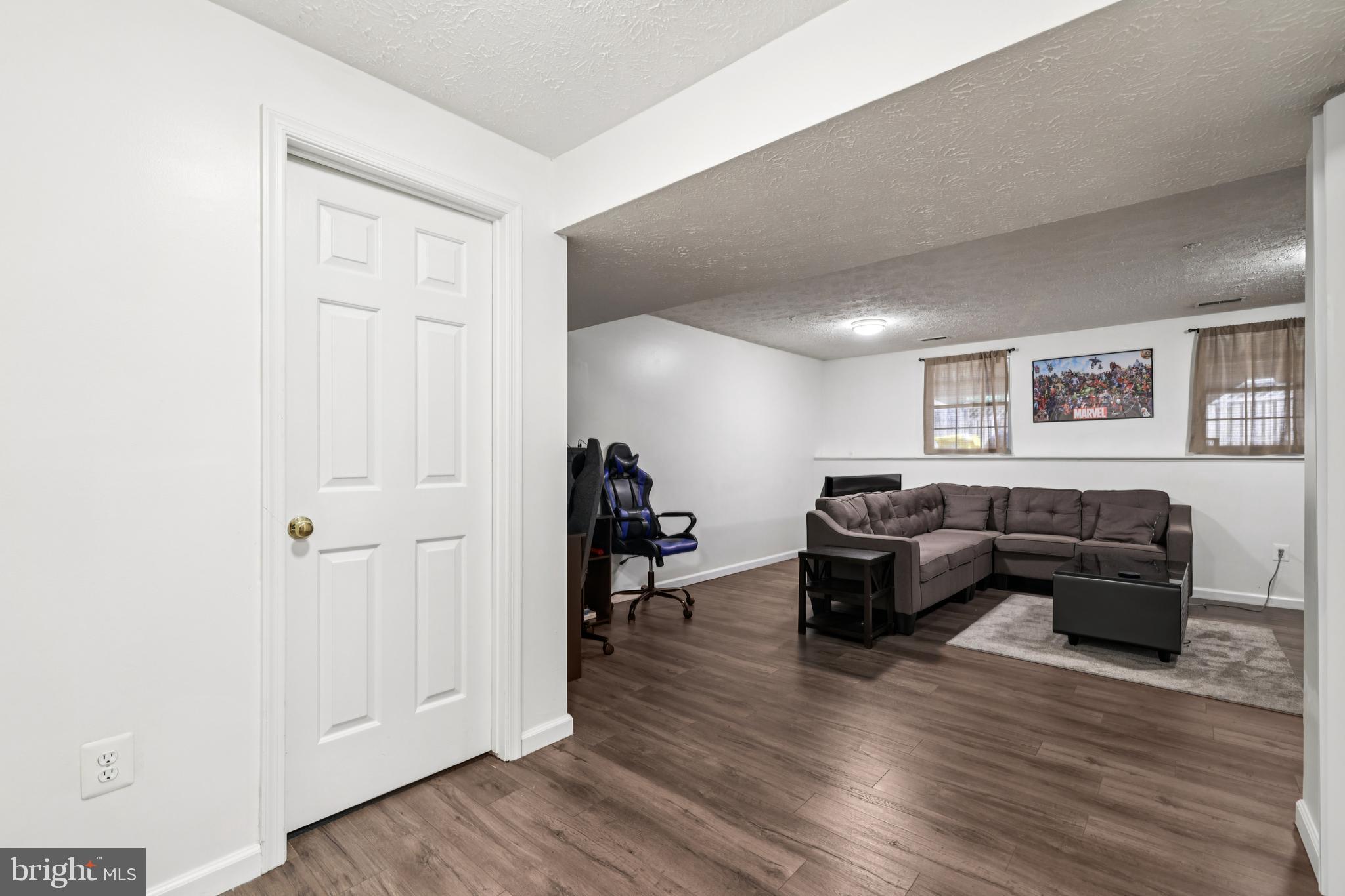 FOX CHASE - Residential