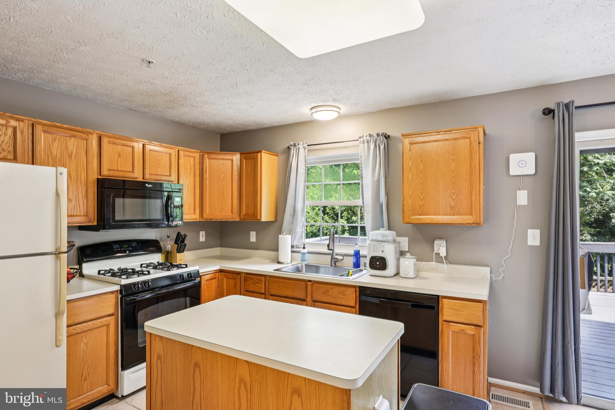 FOX CHASE - Residential