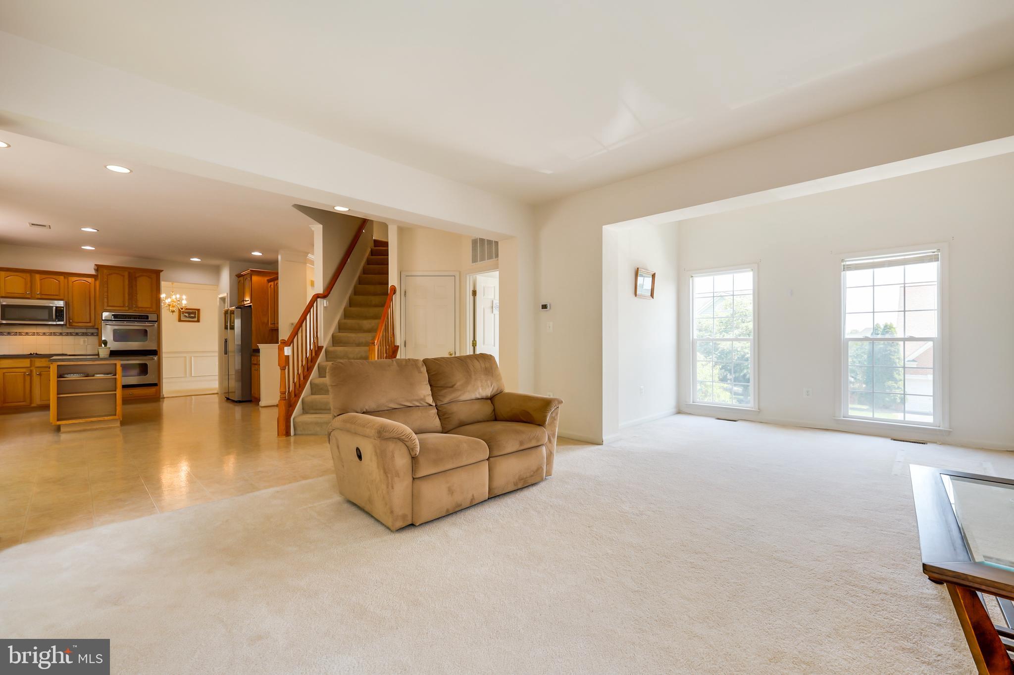 BROAD RUN OAKS - Residential