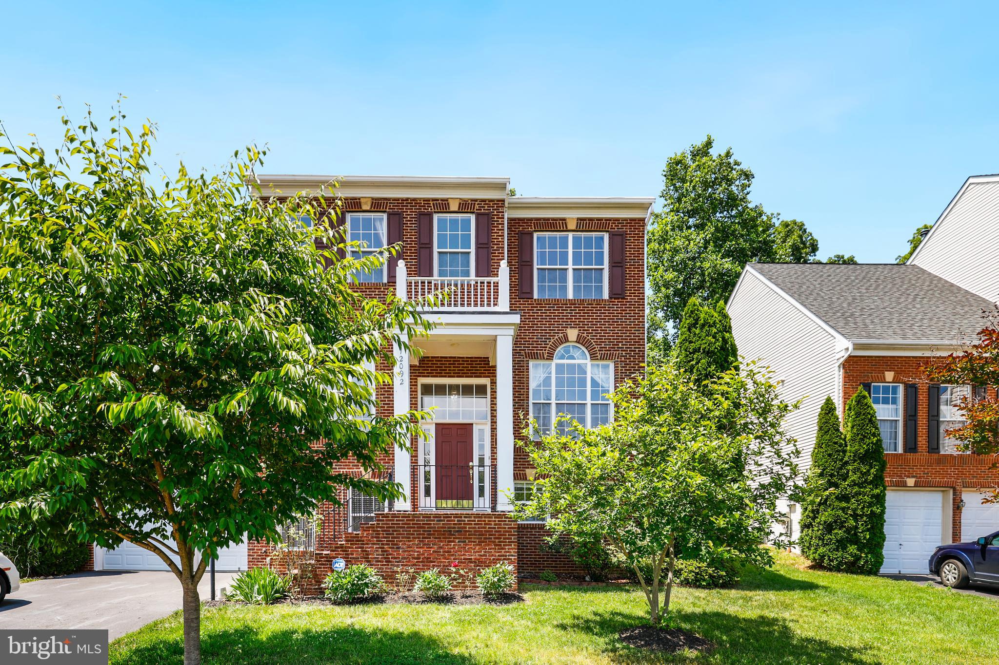 BROAD RUN OAKS - Residential