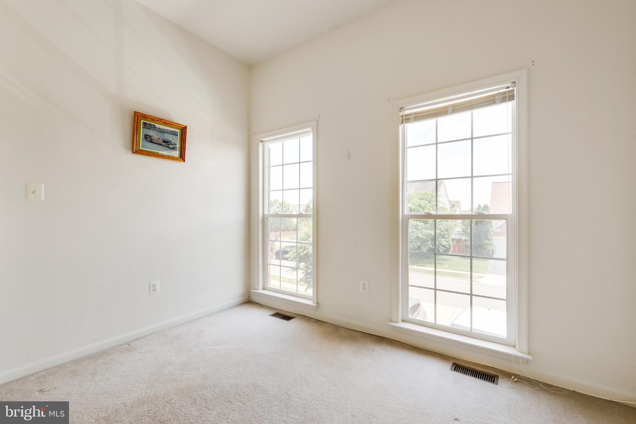 BROAD RUN OAKS - Residential