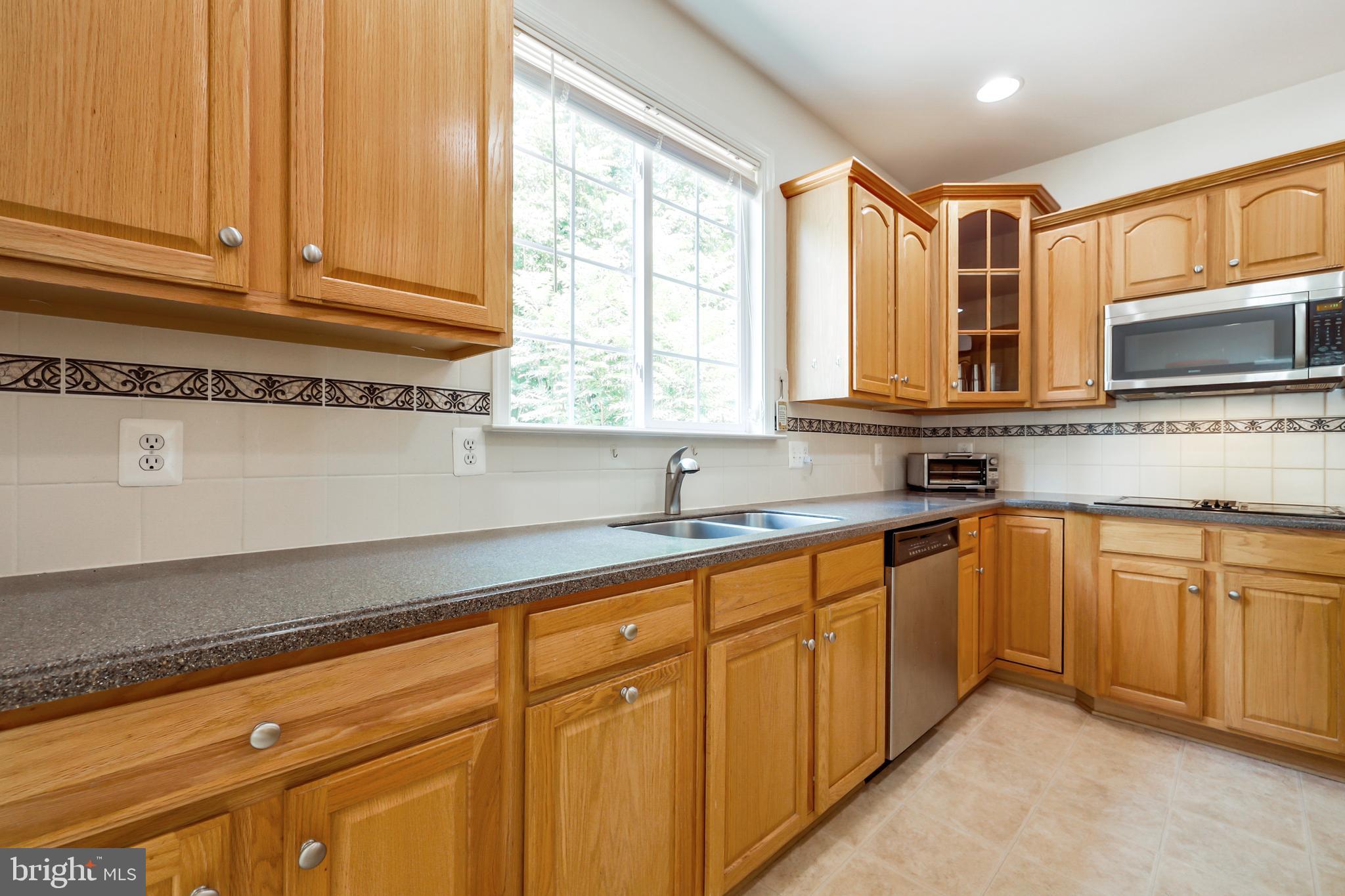 BROAD RUN OAKS - Residential