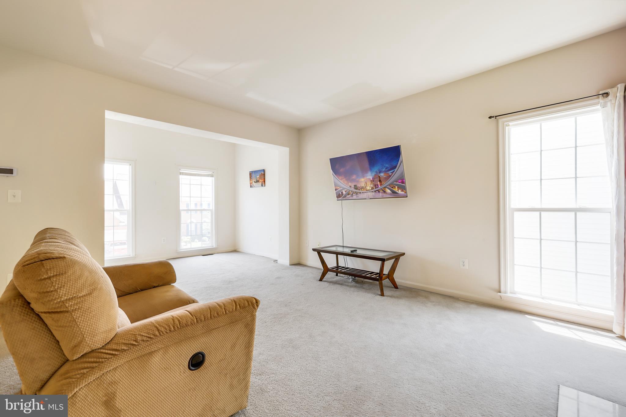 BROAD RUN OAKS - Residential