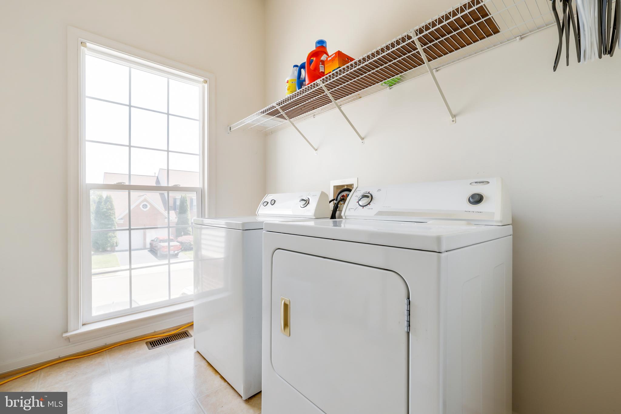 BROAD RUN OAKS - Residential