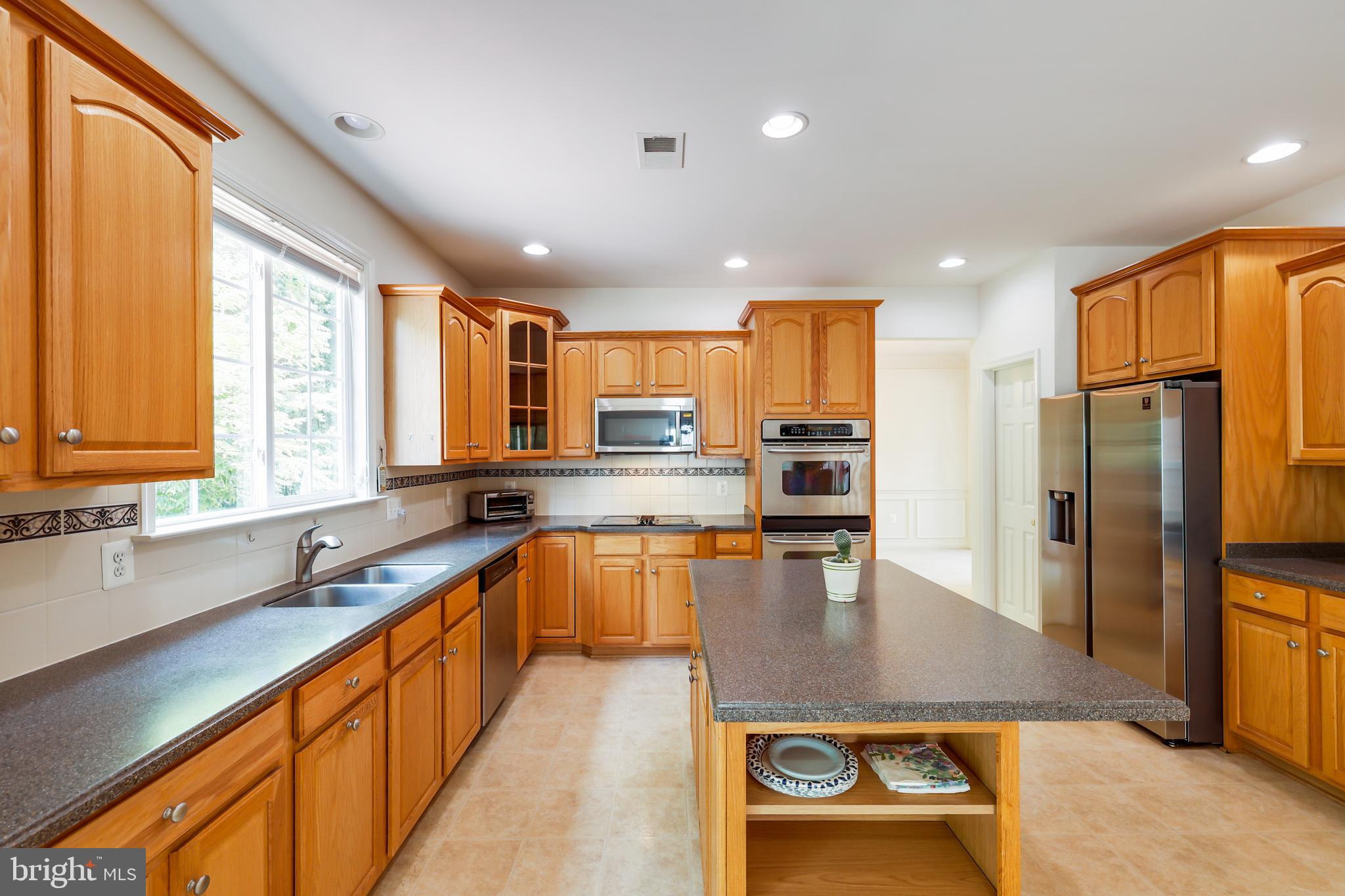 BROAD RUN OAKS - Residential