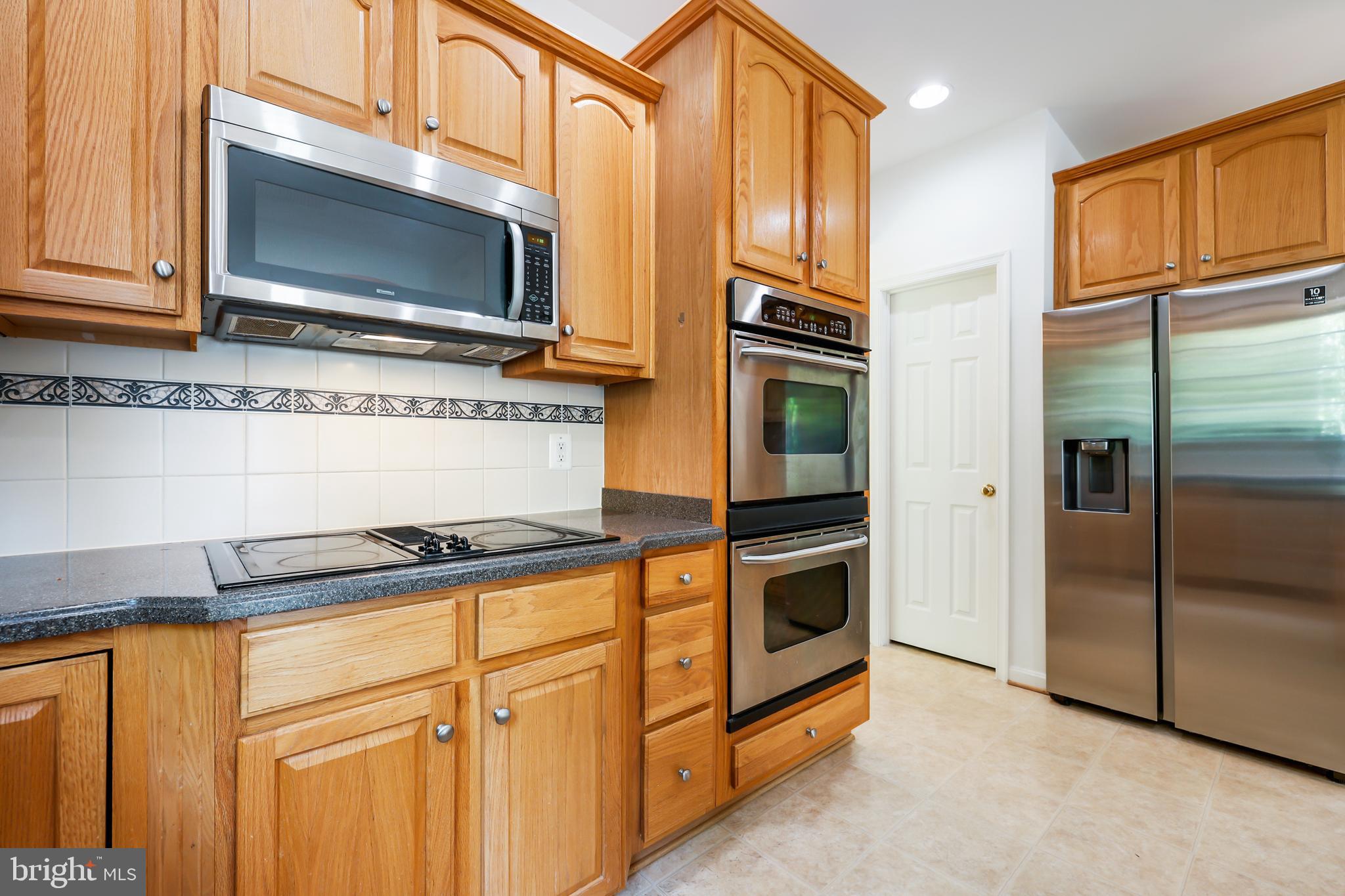 BROAD RUN OAKS - Residential