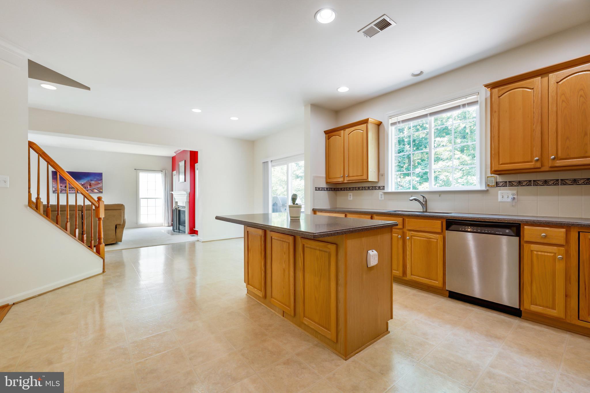 BROAD RUN OAKS - Residential