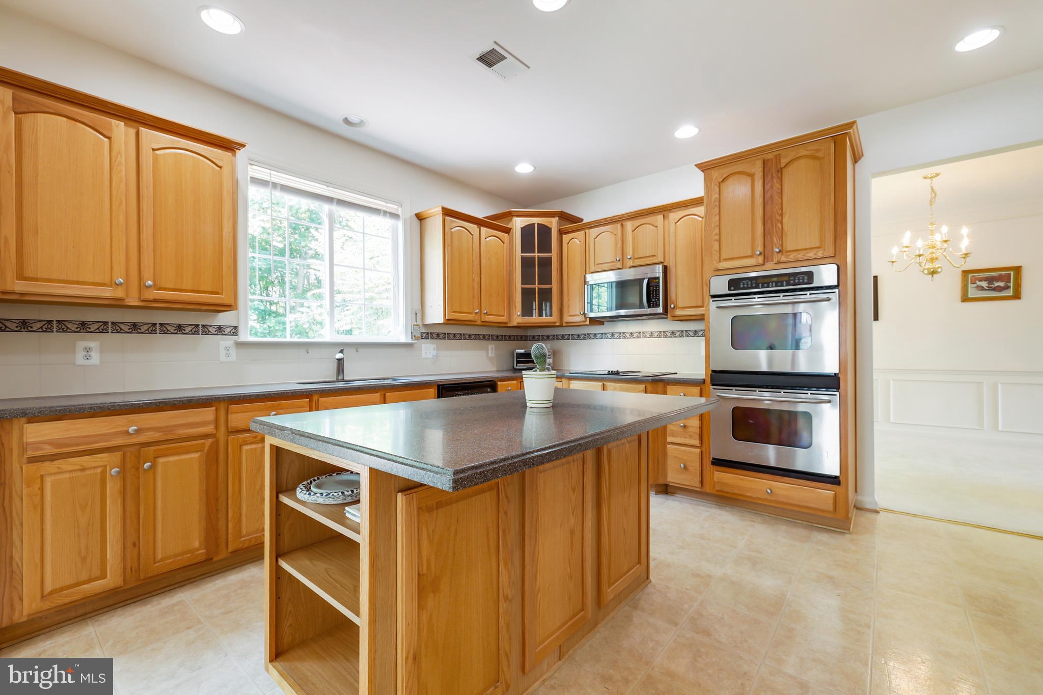 BROAD RUN OAKS - Residential