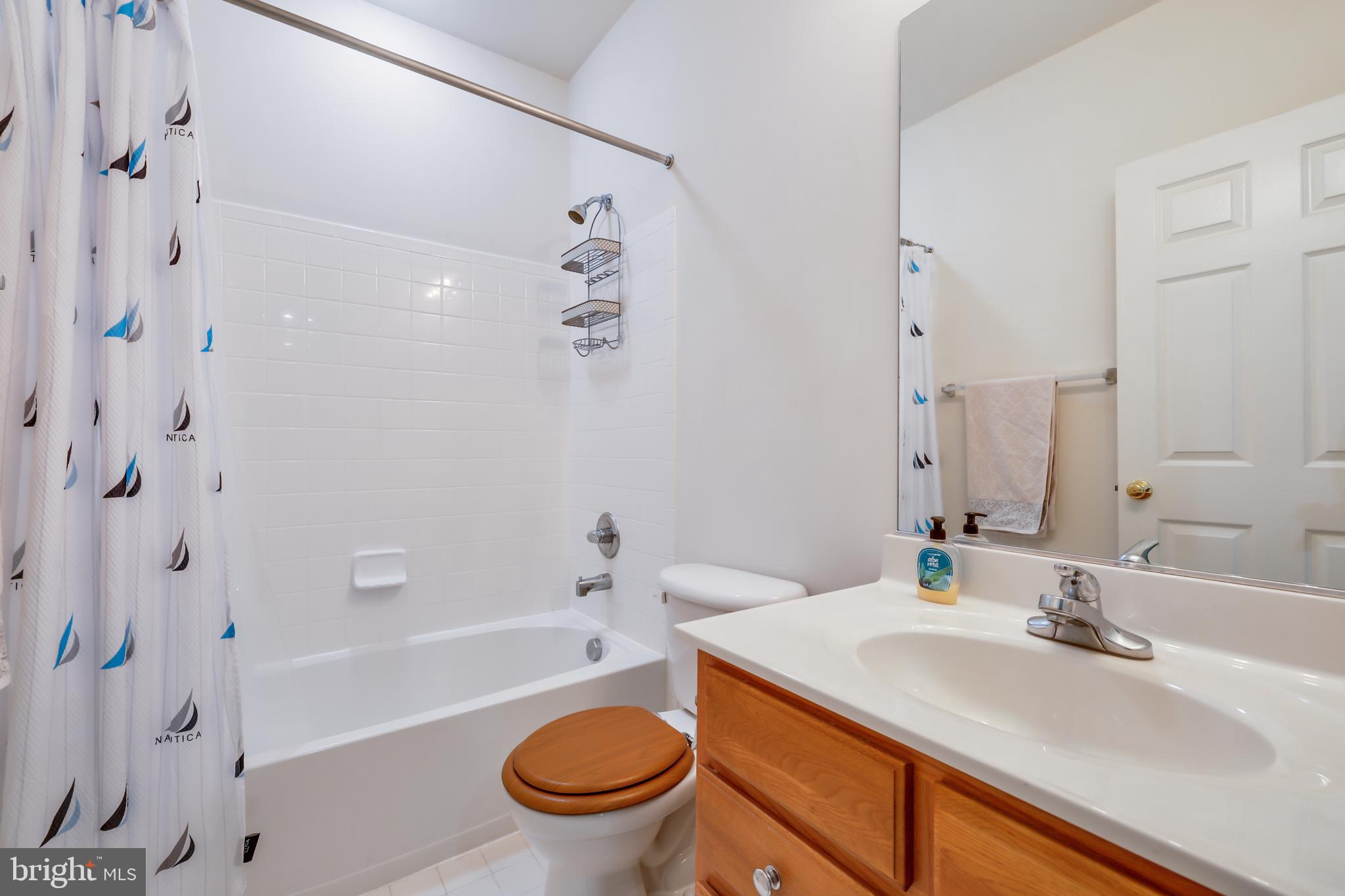 BROAD RUN OAKS - Residential