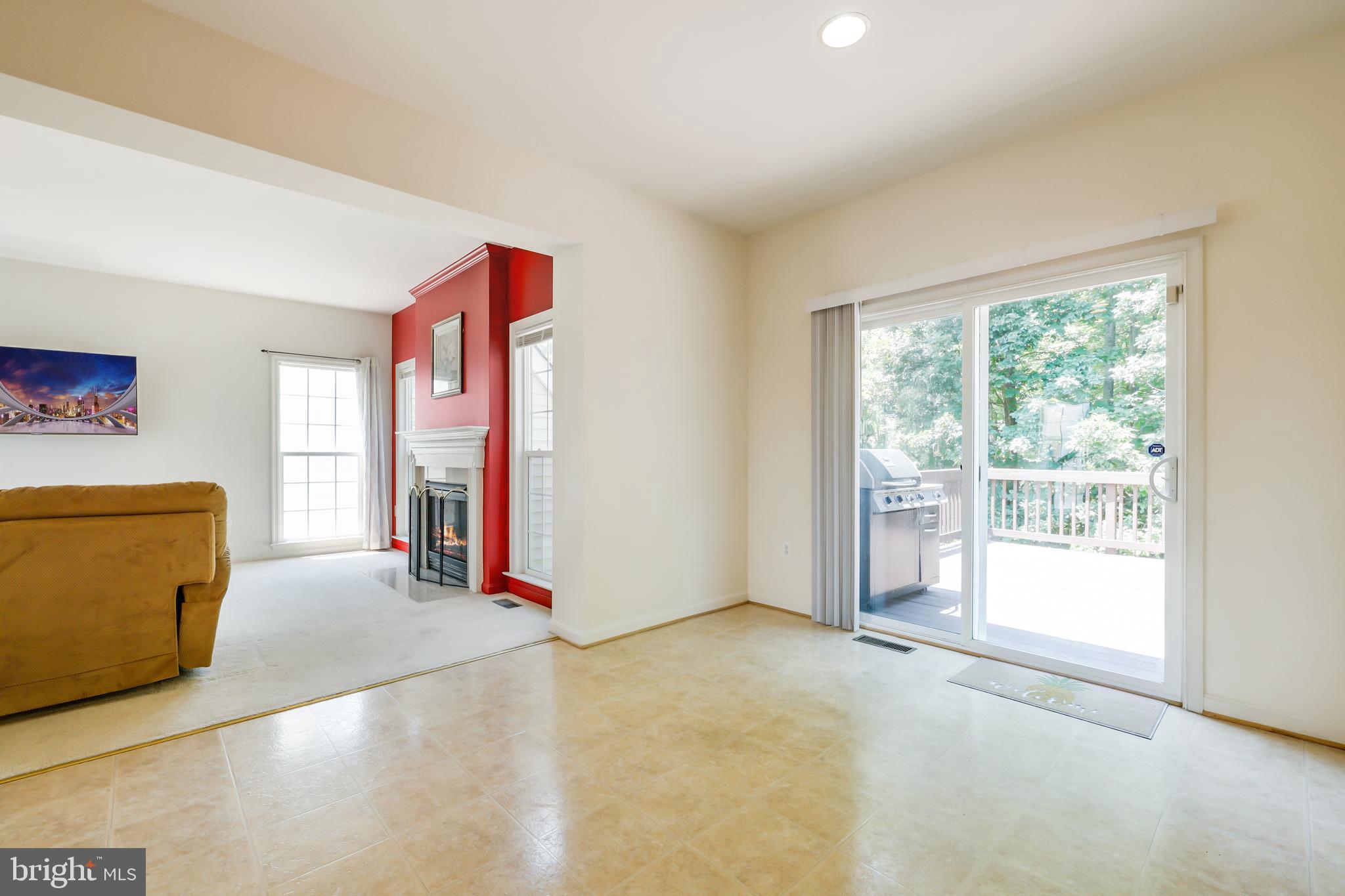 BROAD RUN OAKS - Residential