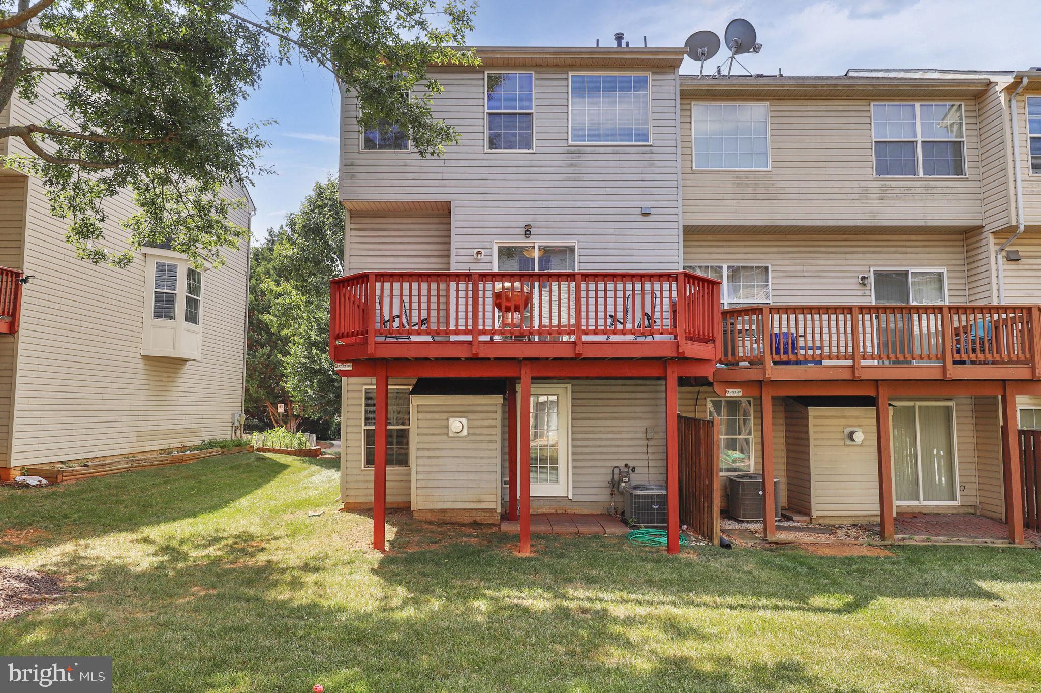 MILESTONE TOWNHOUSES - Residential