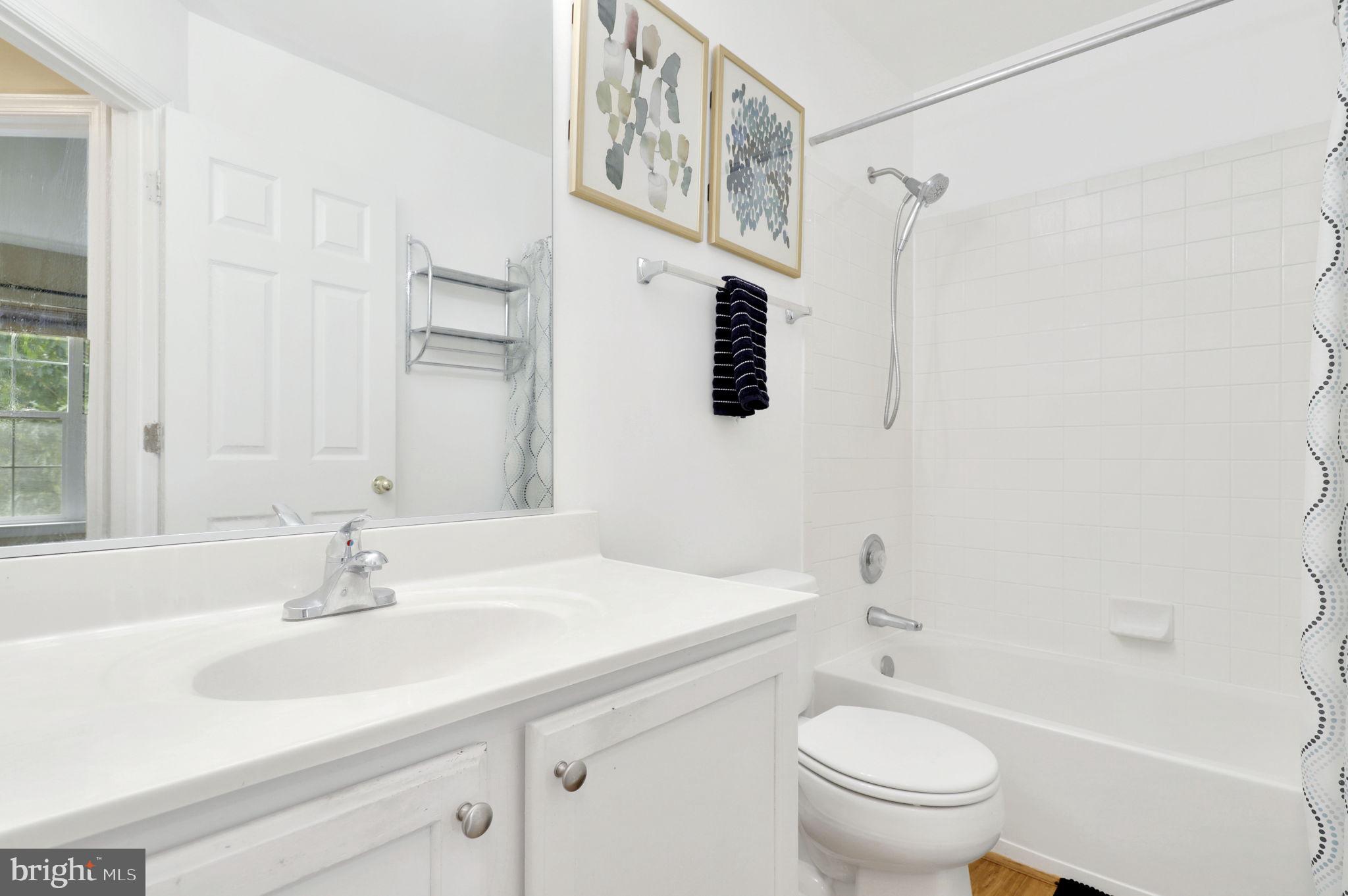 MILESTONE TOWNHOUSES - Residential