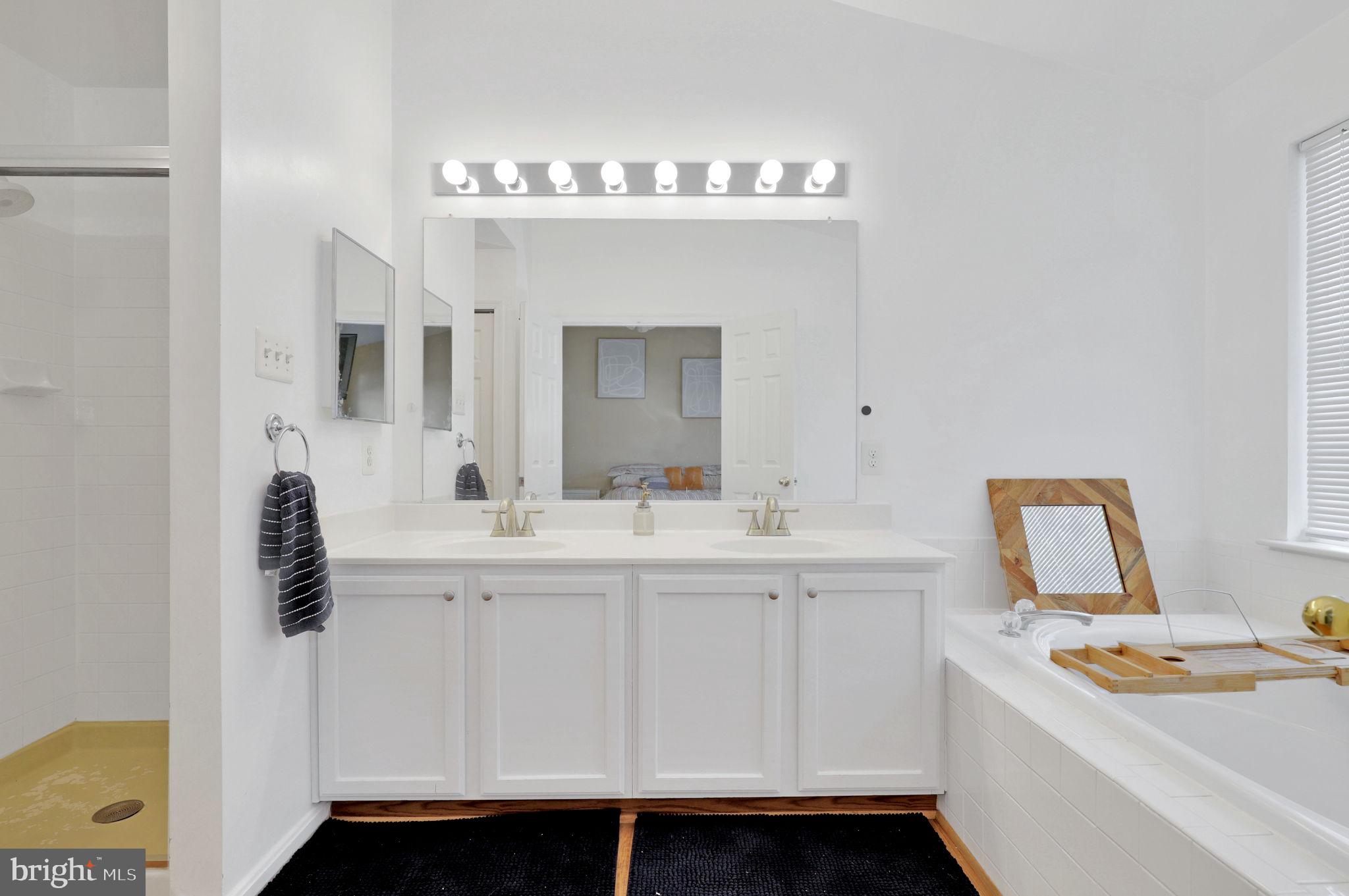 MILESTONE TOWNHOUSES - Residential