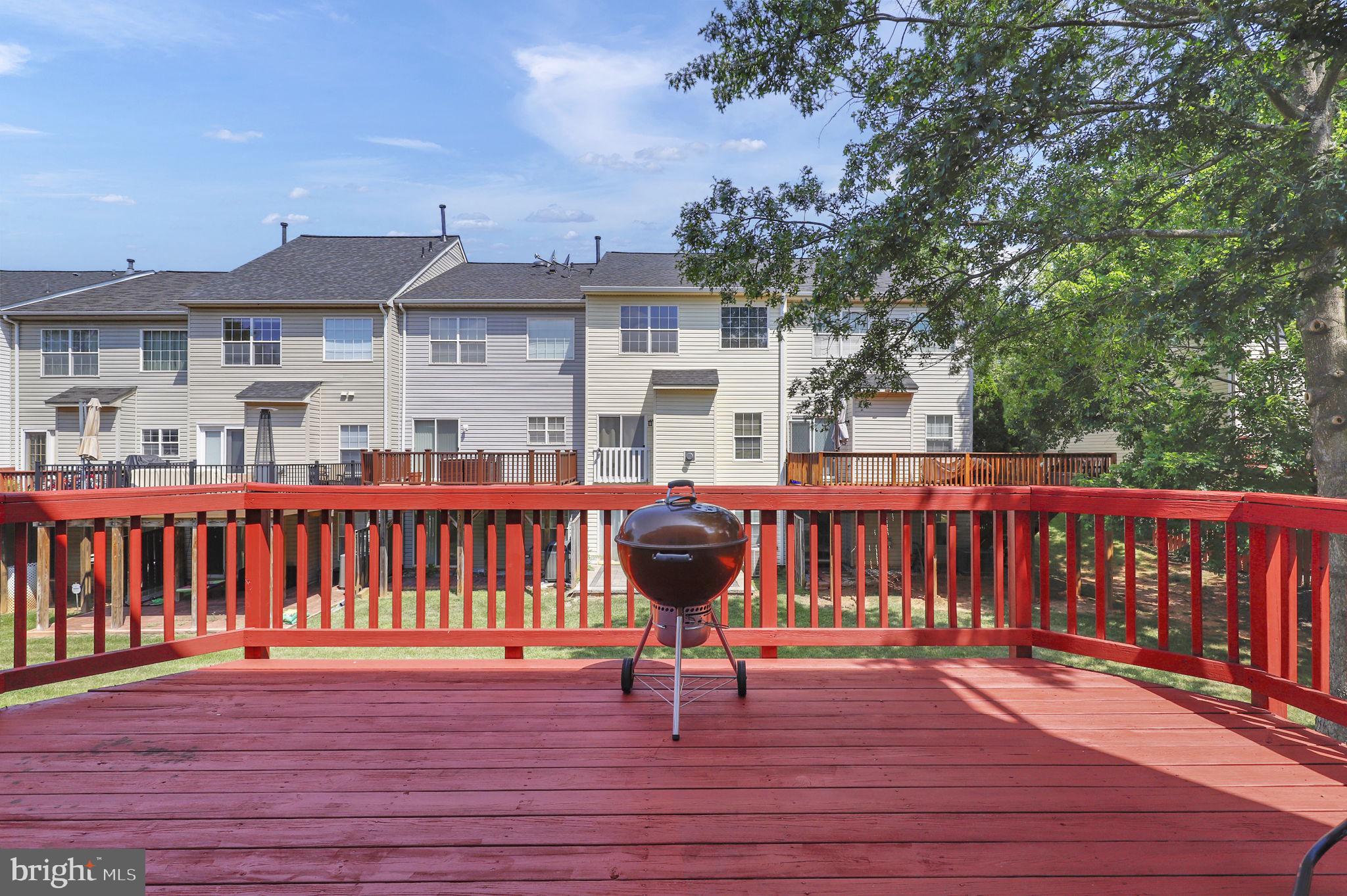 MILESTONE TOWNHOUSES - Residential