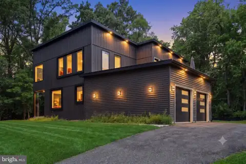 MLS: MDAA2152960
