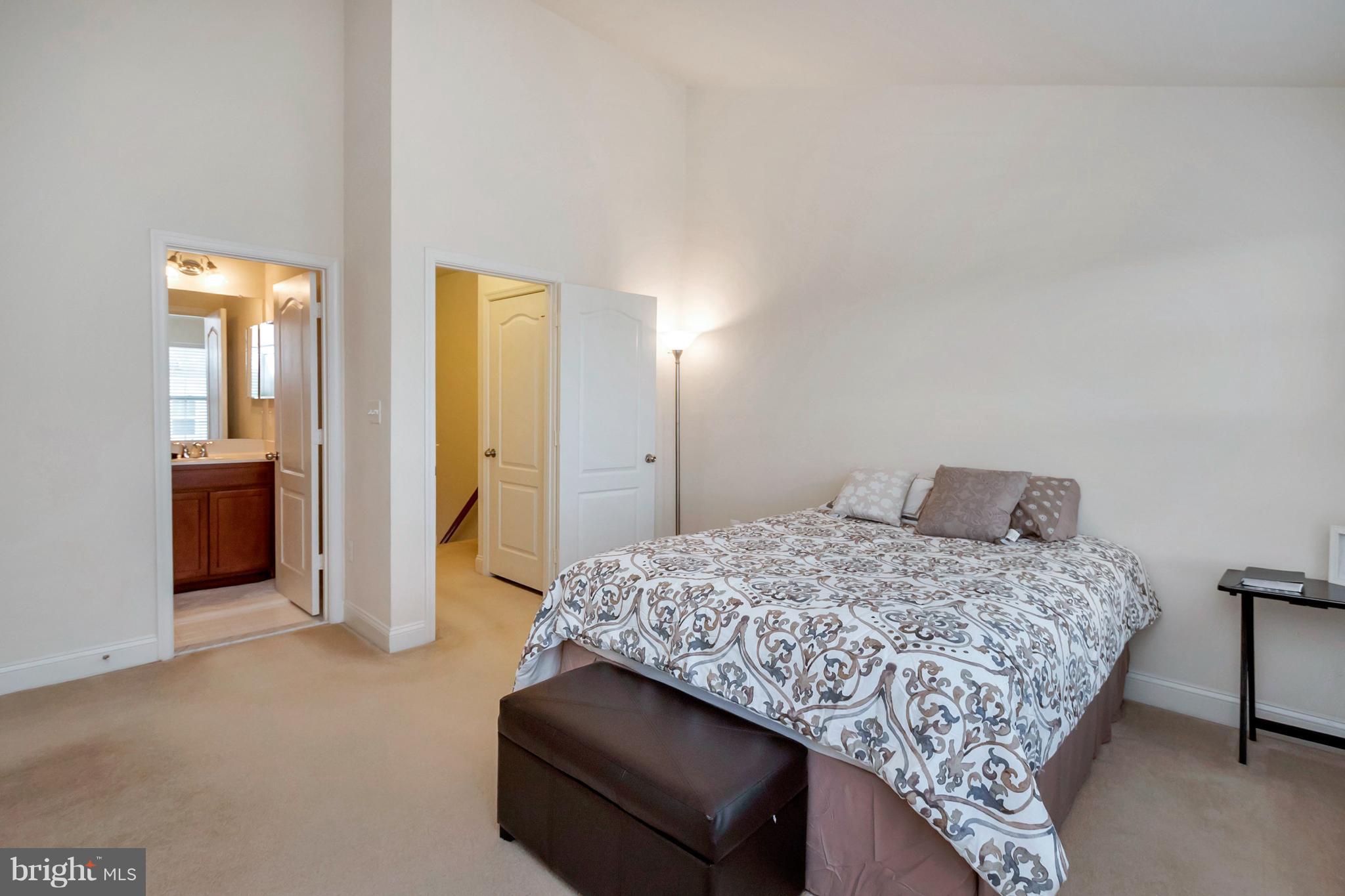 TRIANGLE HIGHLANDS CONDO - Residential