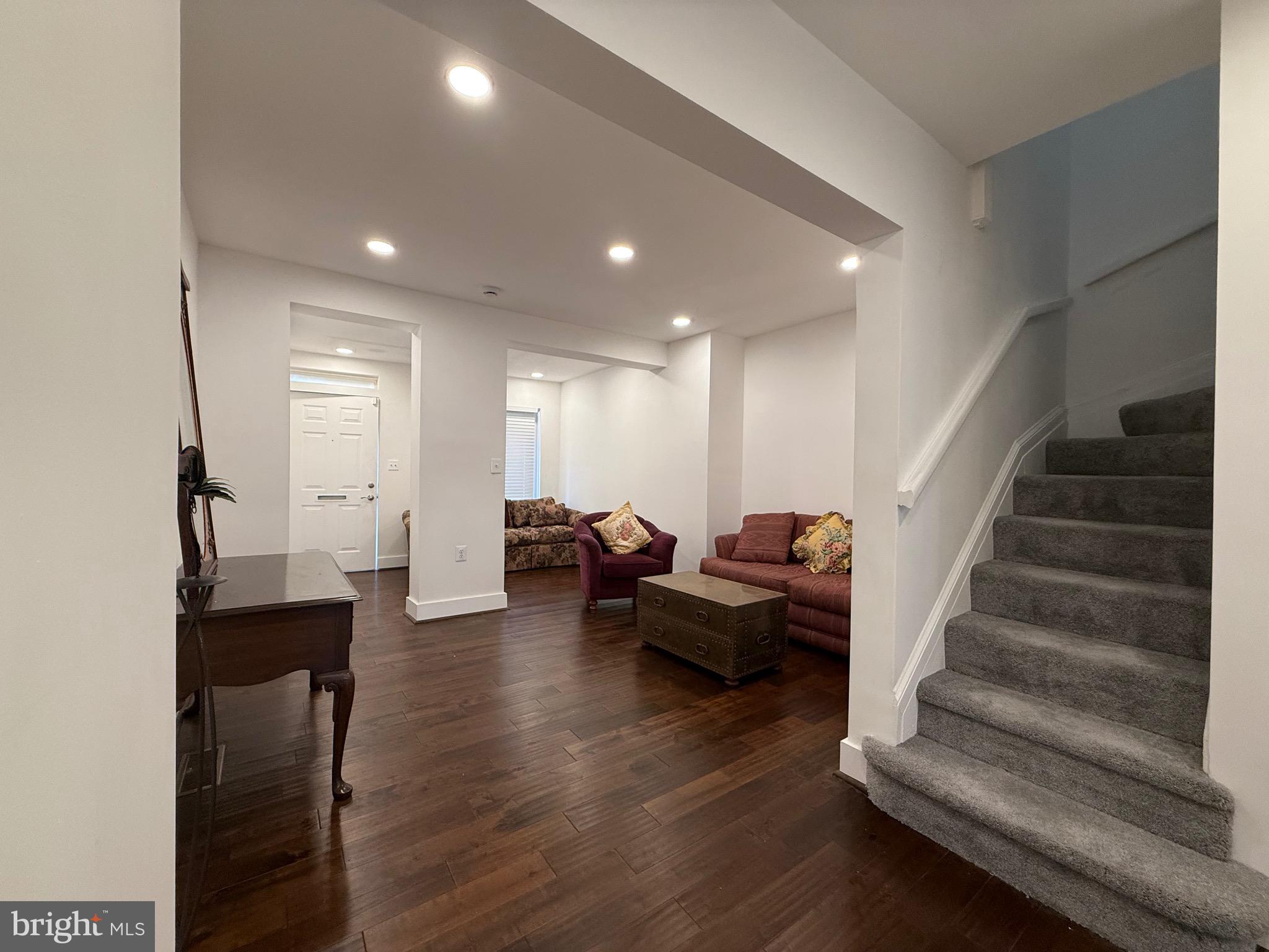 218 BRYANT STREET NE