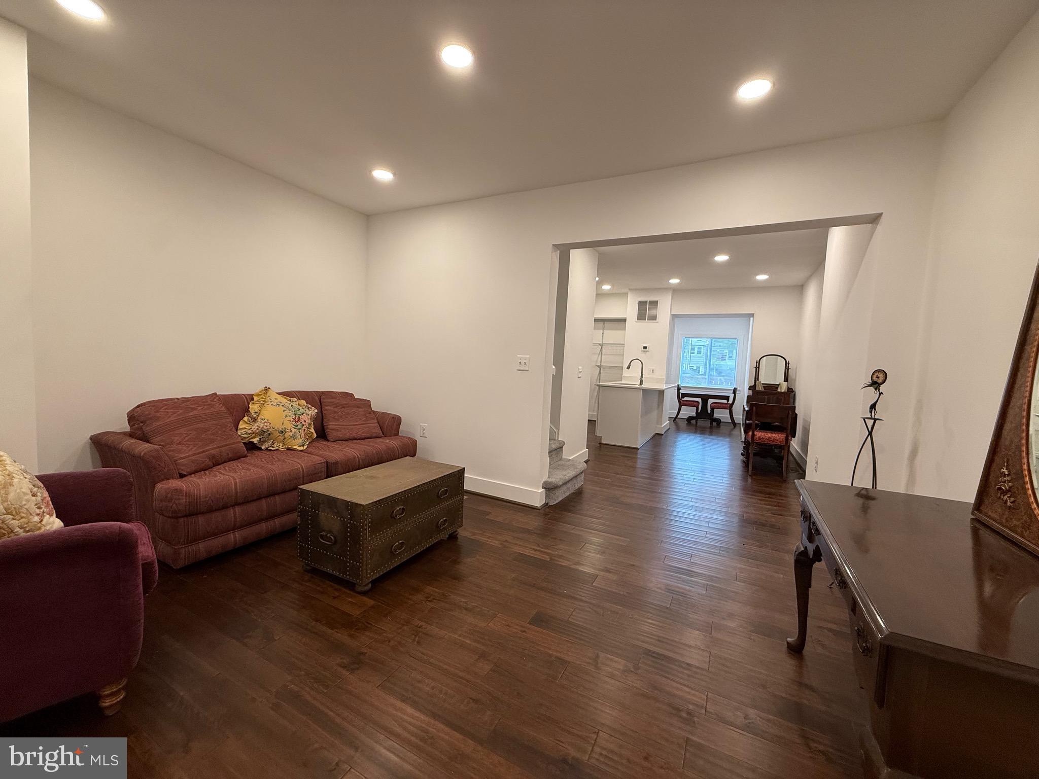 218 BRYANT STREET NE