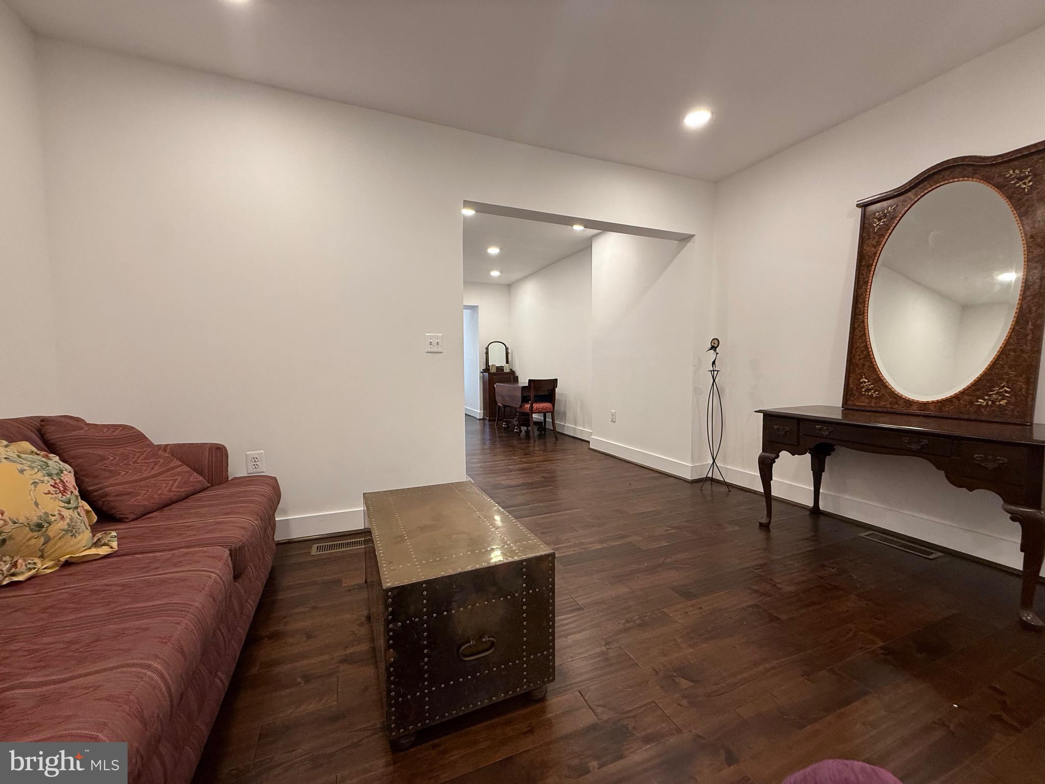 218 BRYANT STREET NE