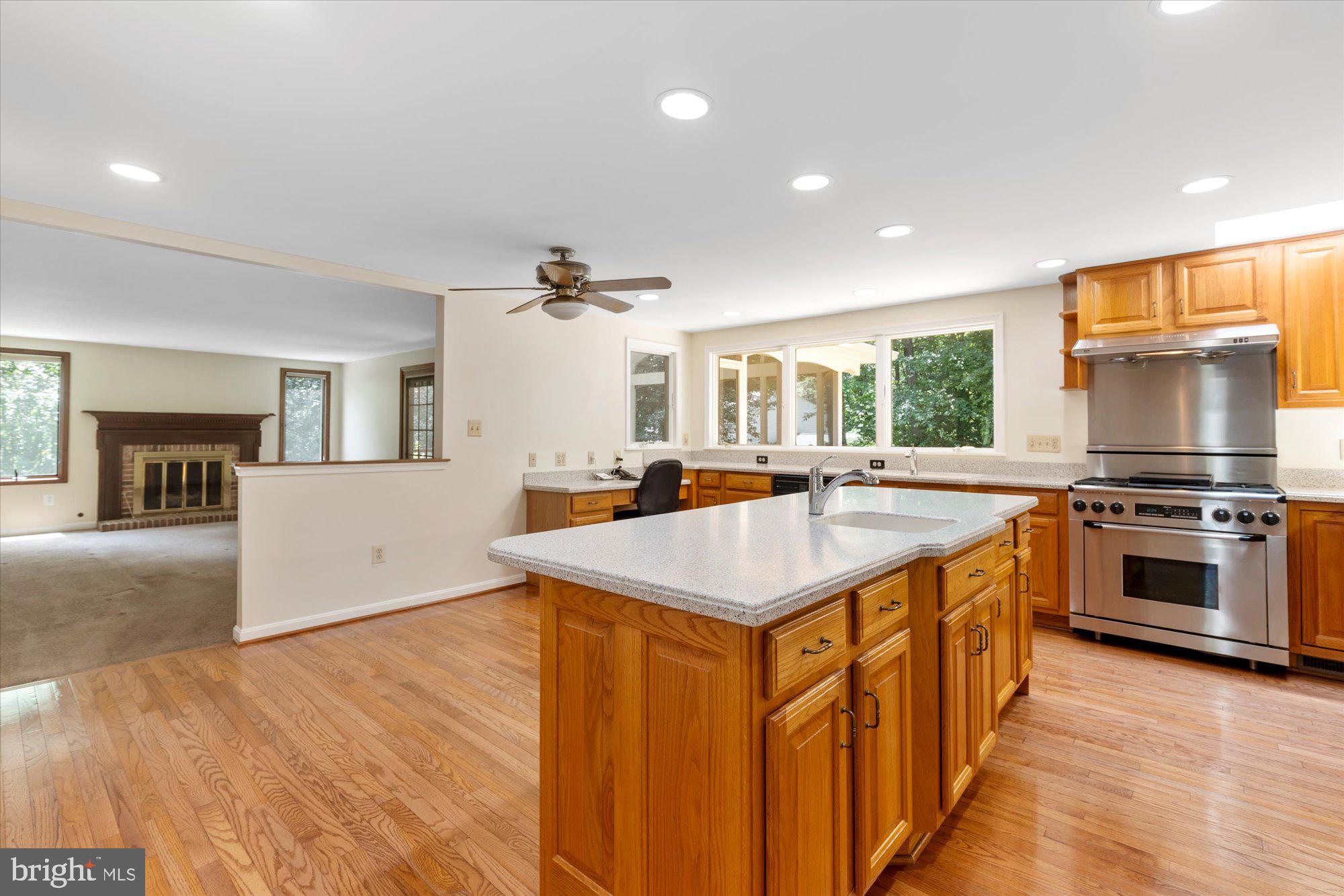 2904 BLUE ROBIN COURT