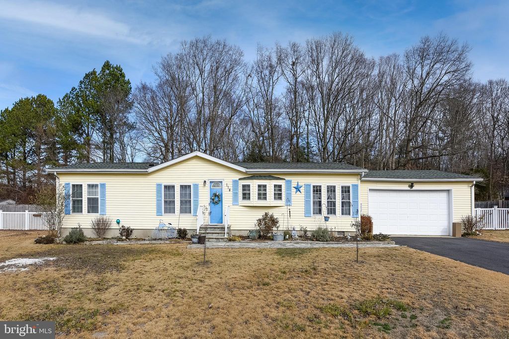 Photo of 114 E Holly Drive, LINCOLN, DE 19960 (MLS # DESU2104714)