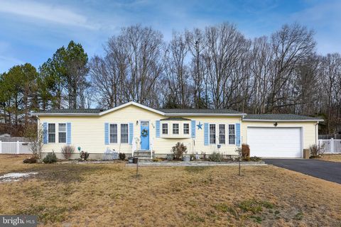 Homes For Sale - 114 E Holly Drive<br/> LINCOLN, DE 19960