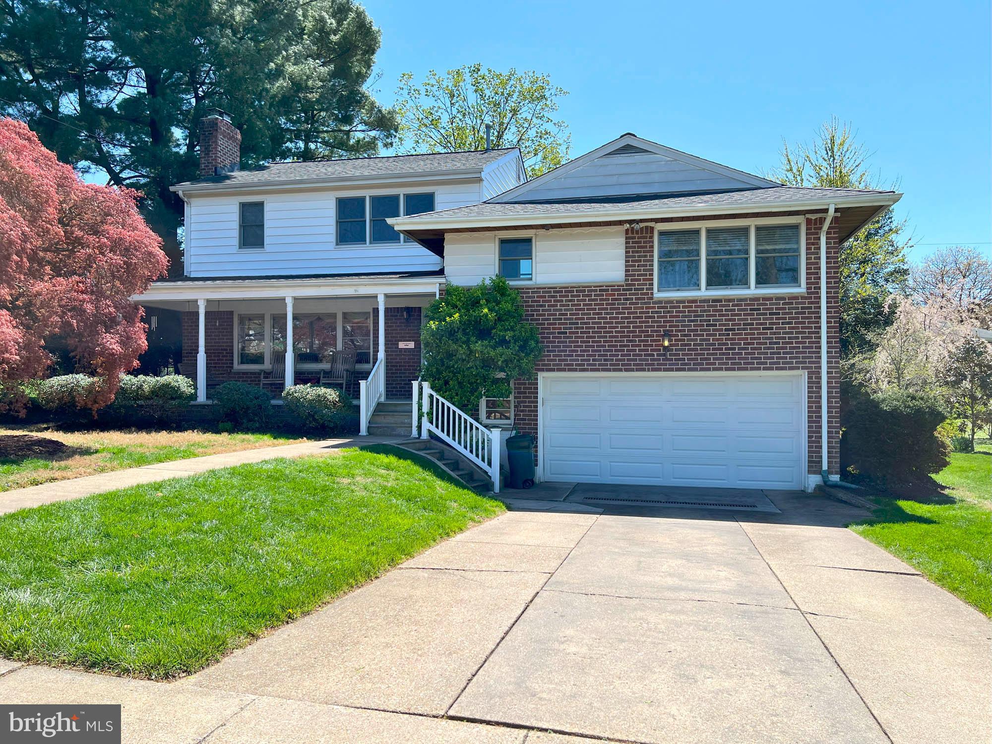 Contact listing agent for viewing appointment. REAL ESTATE AUCTION featuring ON SITE and SIMULCAST ONLINE BIDDING!! Online Bidding Opens - Tuesday, May 27, 2025. Live On Site Auction - Wednesday, May 28, 2025 at 11:00 AM. List price is opening bid only. Live Auction Bidders – A $30,000 deposit, payable by cashier’s check, will be required of the purchaser at time and place of sale. Online Auction Bidders – $30,000 deposit, payable by wire transfer or cashier’s check, is required prior to the start of the live auction. PRE-AUCTION OFFERS WILL BE CONSIDERED!
Brick Split-Level Home, built in 1955, comprising 2,968 square feet of living area, 976 square feet of lower-level space and 480 square foot garage, according to public tax records. The home has a 29′ x 48′ vinyl sided main bedroom suite addition, architectural shingle roof (approximately 7 years old with new gutters and flashings), double-hung windows, concrete block foundation, covered front porch and covered rear porch. The home has plaster walls and wood floors in the main level and upper level 1. The garage has 220 volt electrical service, sump pump, refrigerator and storage.
