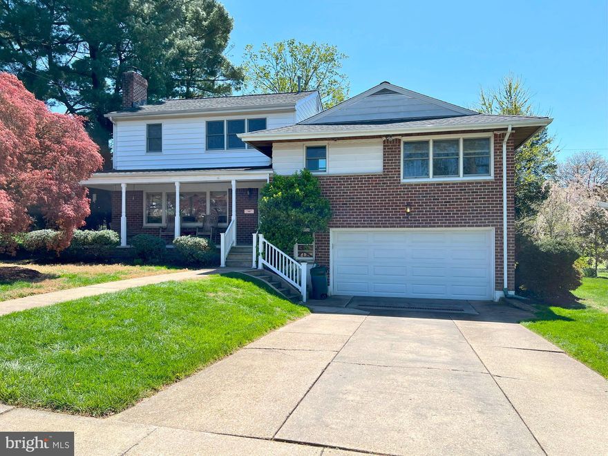 Contact listing agent for viewing appointment.  REAL ESTATE AUCTION featuring ON SITE and SIMULCAST ONLINE BIDDING!! Online Bidding Opens - Tuesday, May 27, 2025. Live On Site Auction - Wednesday, May 28, 2025 at 11:00 AM. List price is opening bid only. Live Auction Bidders – A $30,000 deposit, payable by cashier’s check, will be required of the purchaser at time and place of sale. Online Auction Bidders – $30,000 deposit, payable by wire transfer or cashier’s check, is required prior to the start of the live auction. PRE-AUCTION  OFFERS WILL BE CONSIDERED!

Brick Split-Level Home, built in 1955, comprising 2,968 square feet of living area, 976 square feet of lower-level space and 480 square foot garage, according to public tax records. The home has a 29′ x 48′ vinyl sided main bedroom suite addition, architectural shingle roof (approximately 7 years old with new gutters and flashings), double-hung windows, concrete block foundation, covered front porch and covered rear porch. The home has plaster walls and wood floors in the main level and upper level 1. The garage has 220 volt electrical service, sump pump, refrigerator and storage.