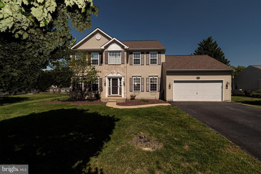 Outstanding "Oxford" 2 Story now available in popular Stonefield, located in the sought-after Appoquinimink School District! This home has great curb appeal boasting vinyl siding and an updated roof (2021). The foyer features  beautiful tile flooring that extends to the powder room, laundry room, and the spacious kitchen with a center island, tile backsplash, and no shortage of cabinet space! The family room has a cozy fireplace, and opens to the formal living room. The second floor has a full bathroom, and 4 generously sized bedrooms which includes the primary suite featuring a walk-in closet and its own full bathroom with a soaking tub! Additional features include: a formal dining room, HVAC system replaced May 2026, radon system, and a massive backyard with a large patio. Located conveniently within walking distance to both community parks, and just minutes from major routes making your commute an absolute breeze! This would make a wonderful place to call your next home!