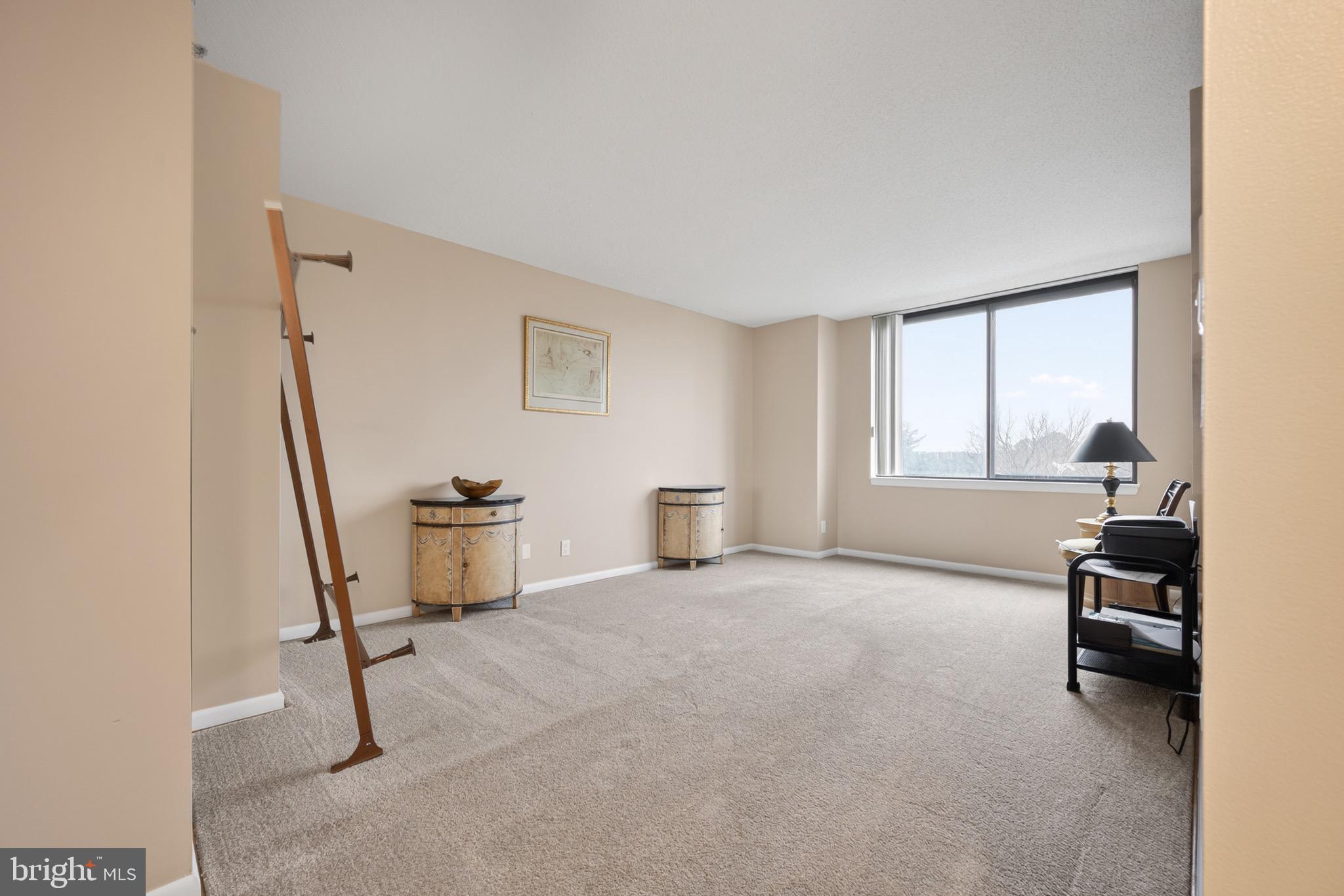 SKYLINE HOUSE - Residential