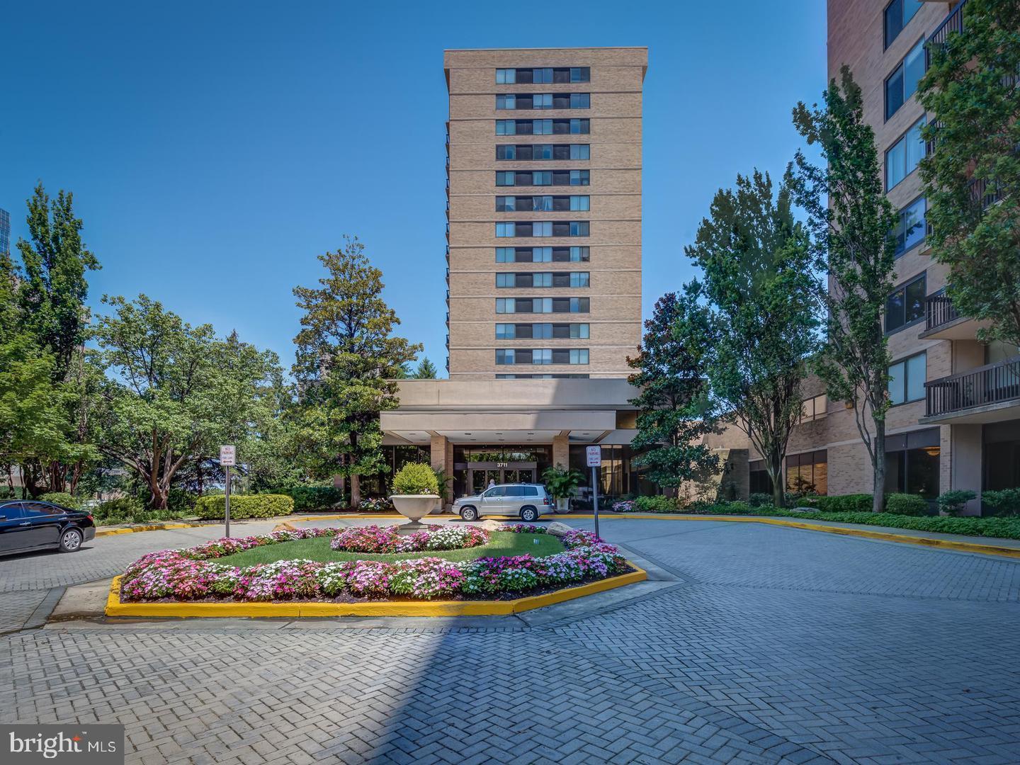 SKYLINE HOUSE - Residential