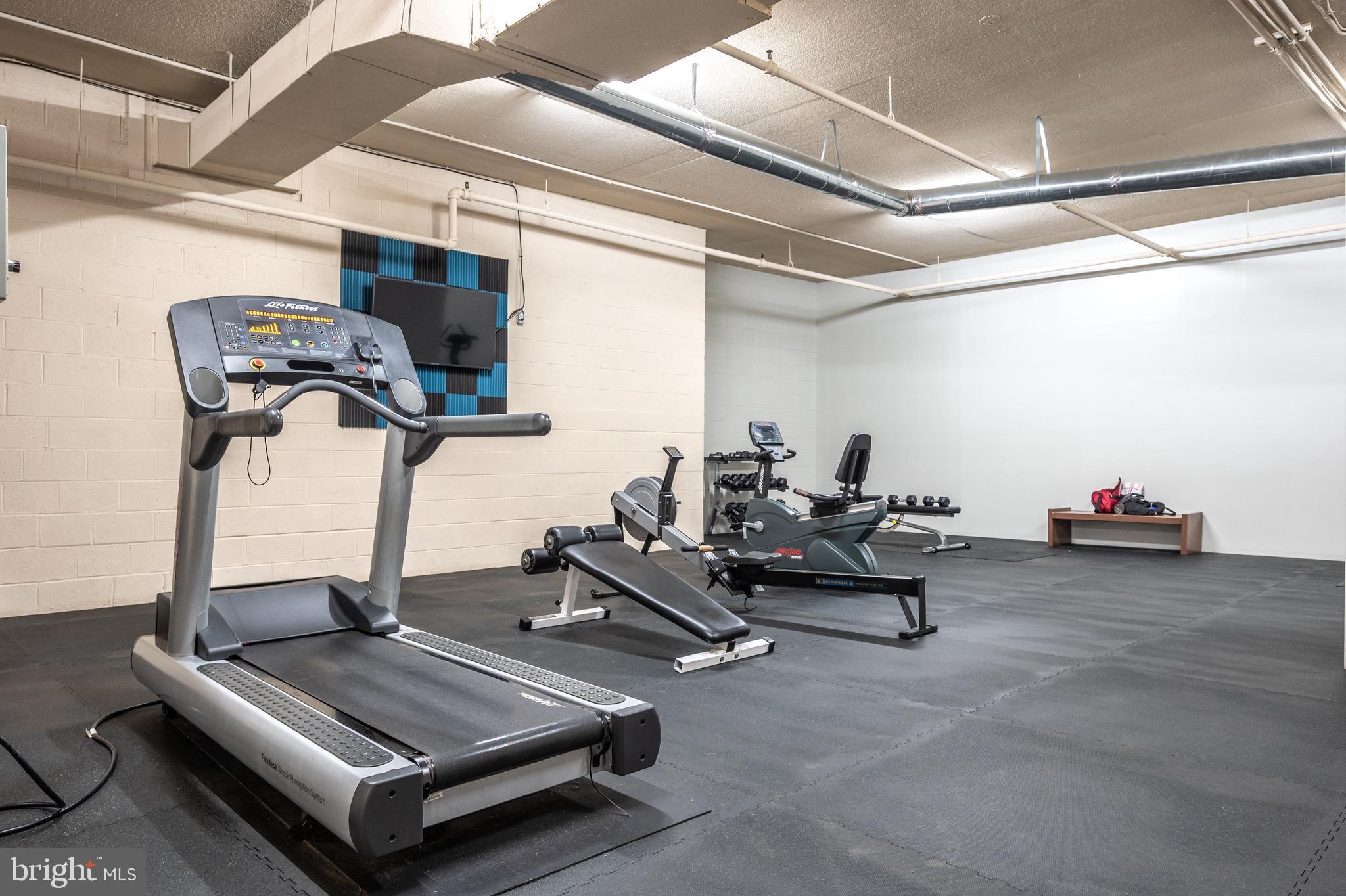 SKYLINE HOUSE - Residential